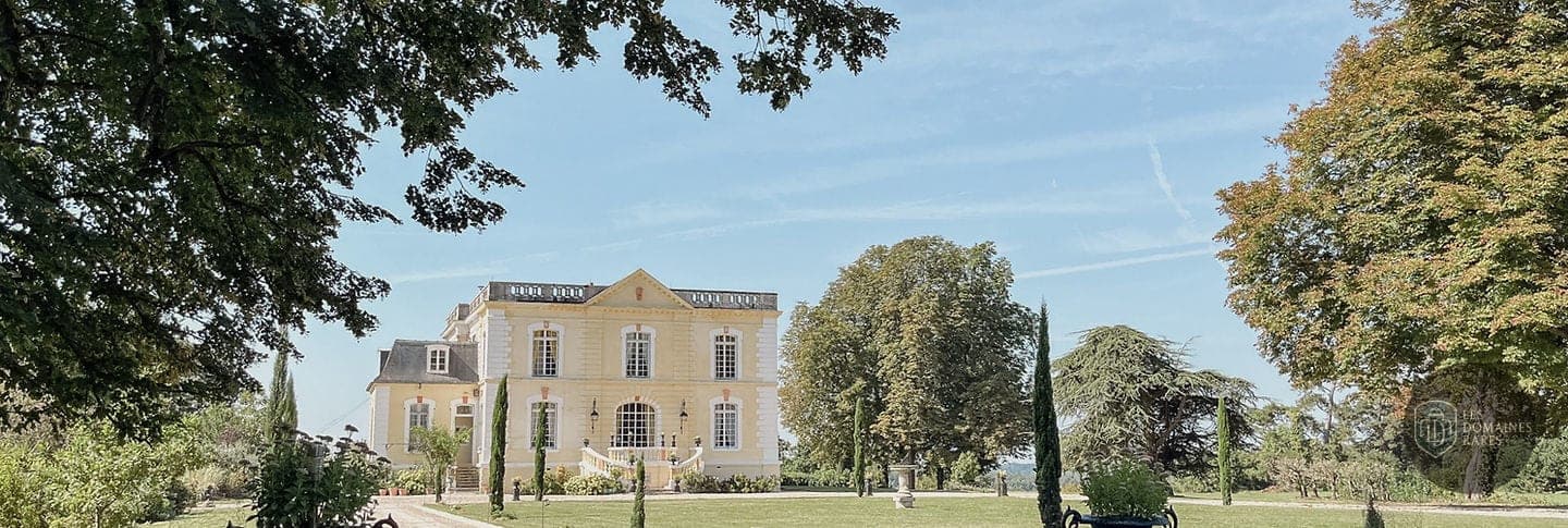 Vue extérieure du château Château Bouret en Île-de-France