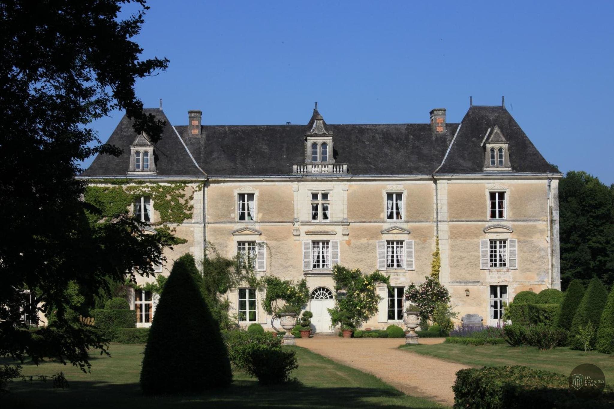Chambre du château Château Chambiers à Durtal en Pays de la Loire - séminaire chemiré-sur-sarthe
