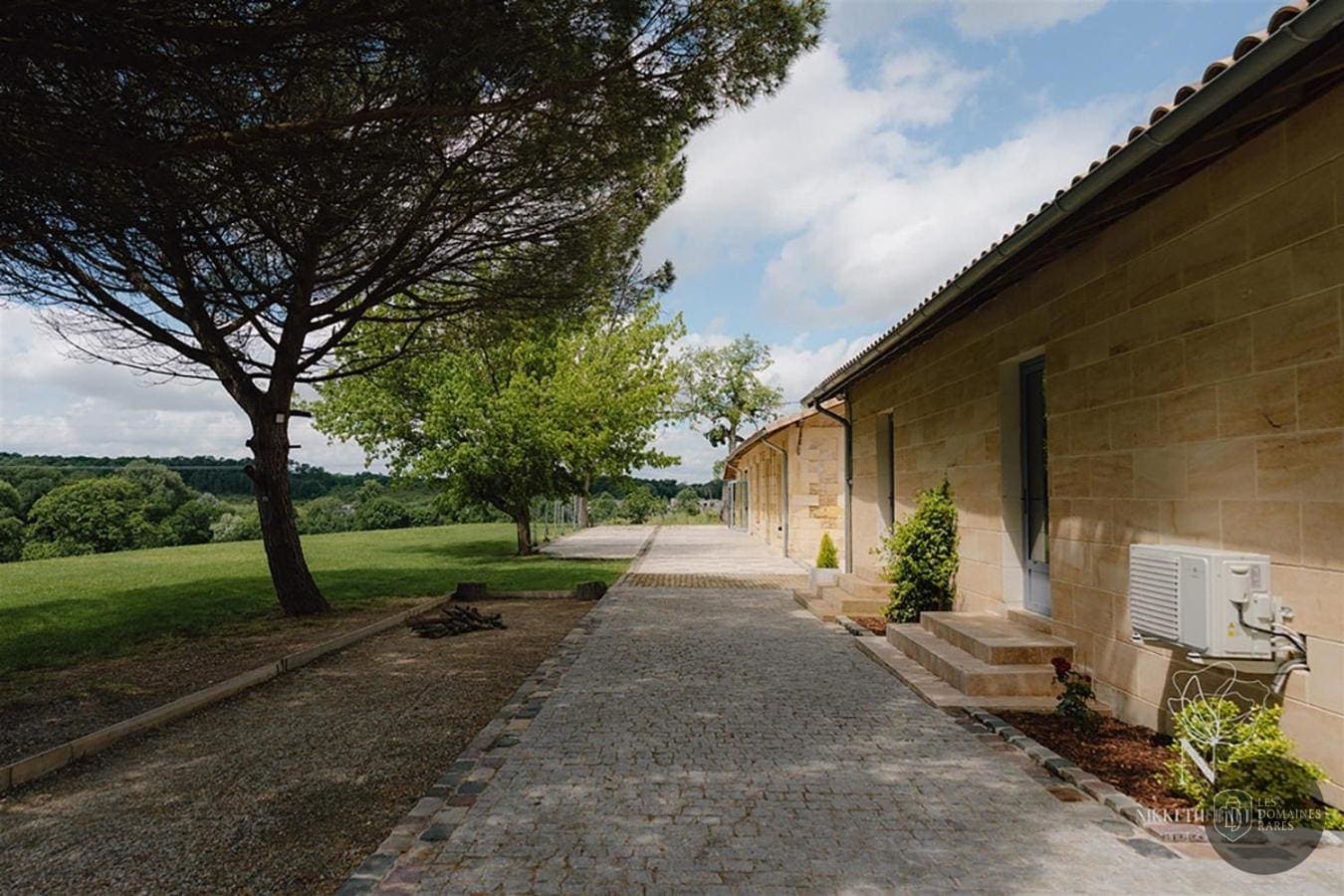 Vue extérieure du château Château Erigoye en Nouvelle-Aquitaine