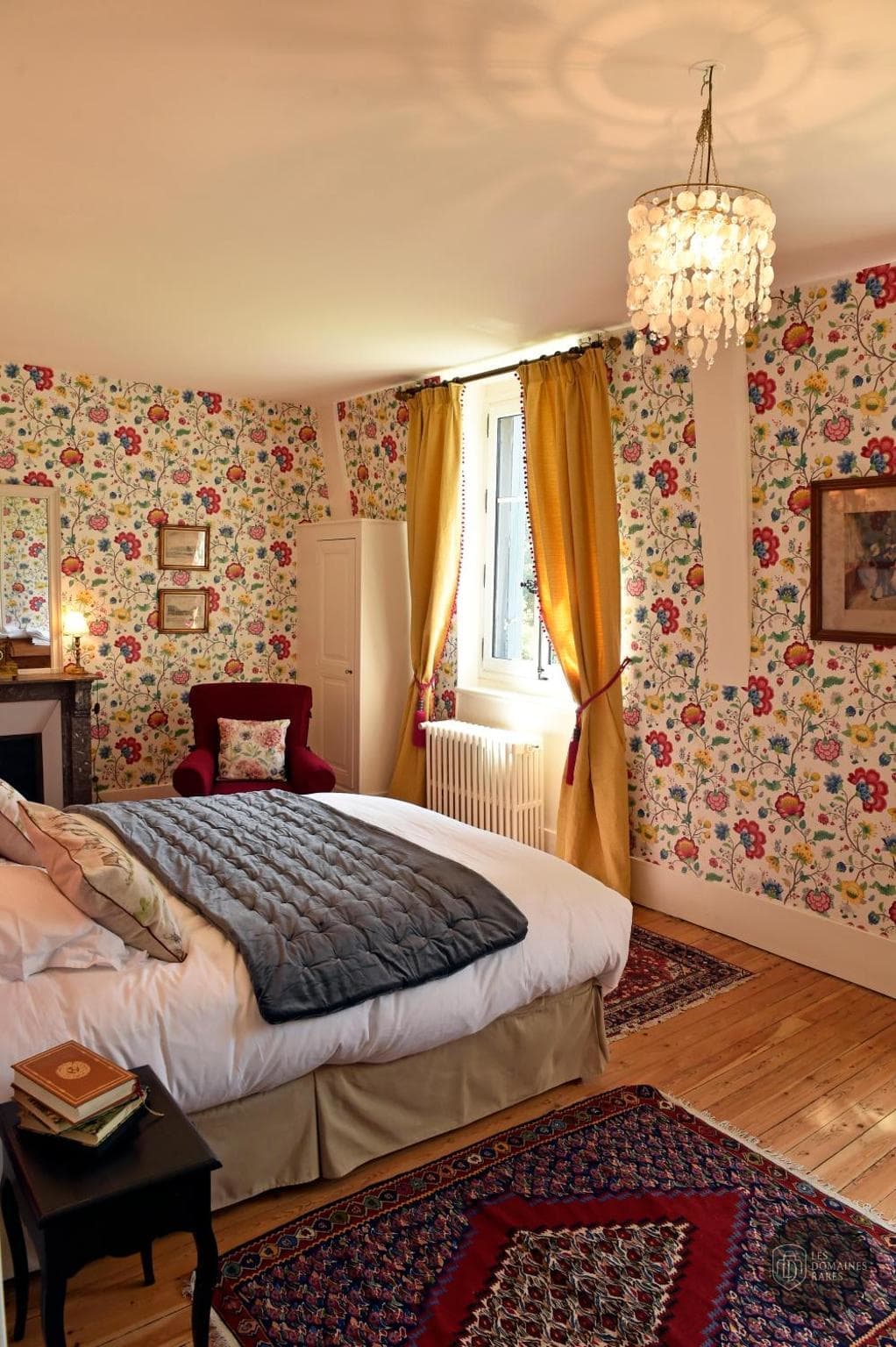 Chambre du château Château Le Quesnoy à Chevrières en Hauts-de-France - séminaire chevrières, france