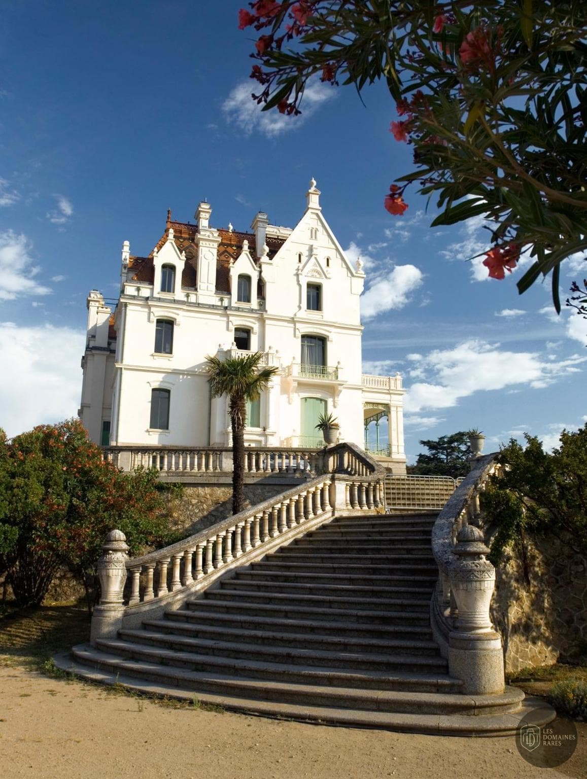 Vue extérieure du château Château Valmy en Occitanie