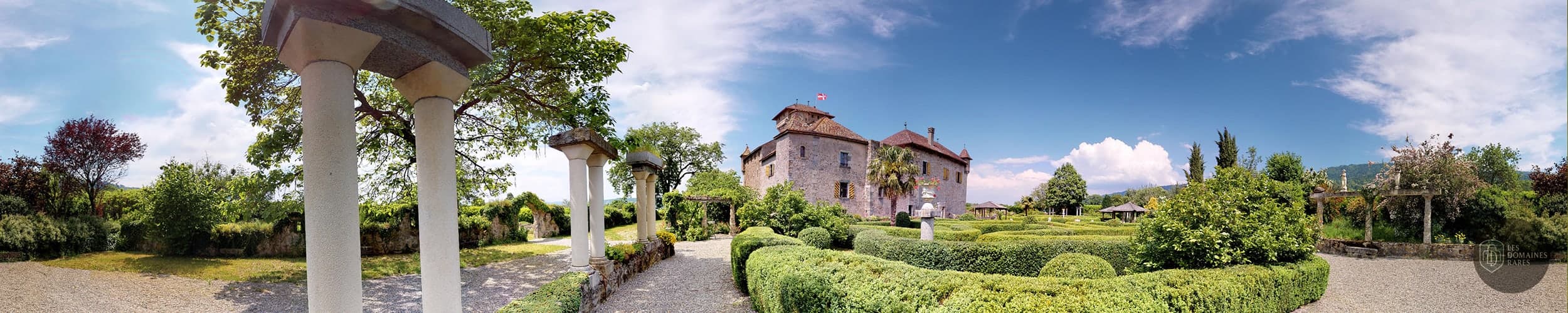 Vue extérieure du château Château d'Avully à Brenthonne en Auvergne-Rhône-Alpes