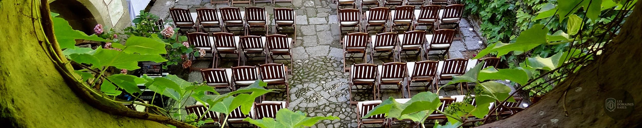 Vue extérieure du château Château d'Avully à Brenthonne en Auvergne-Rhône-Alpes