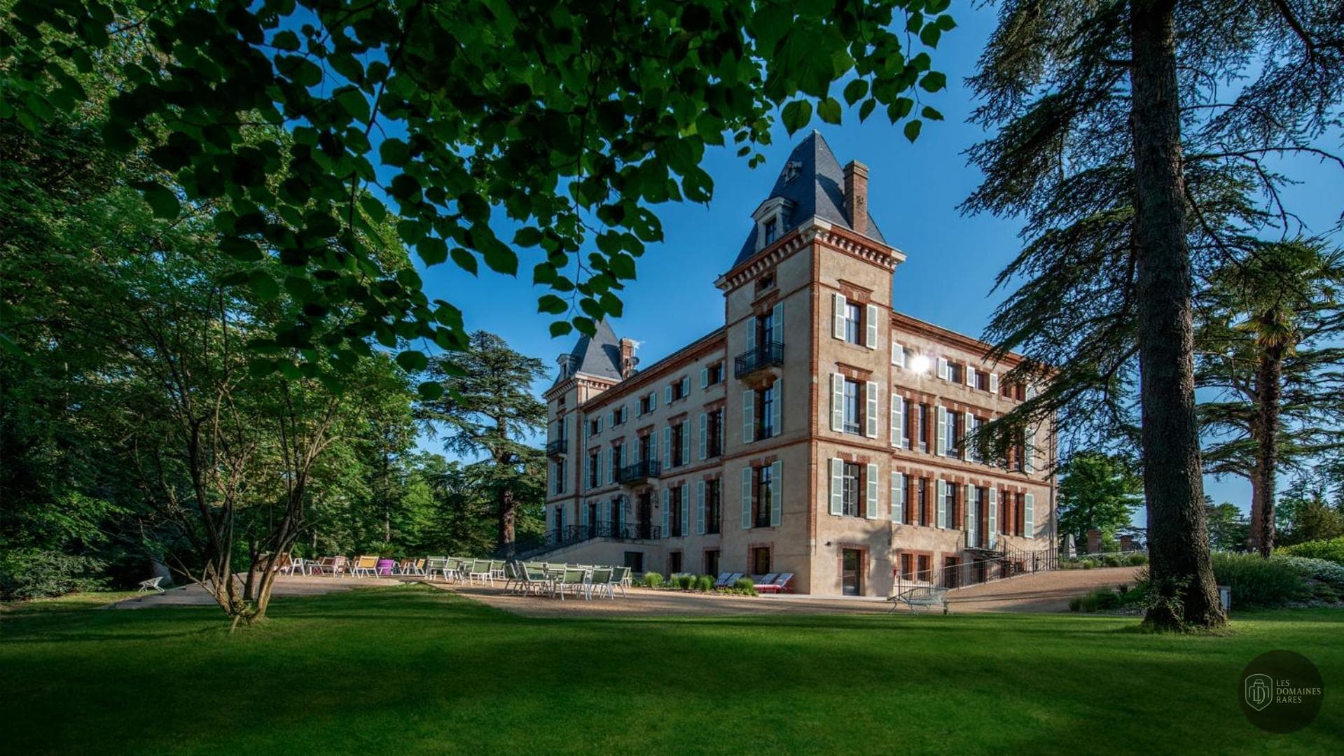 Vue extérieure du château Château de Fiac à Fiac en Occitanie