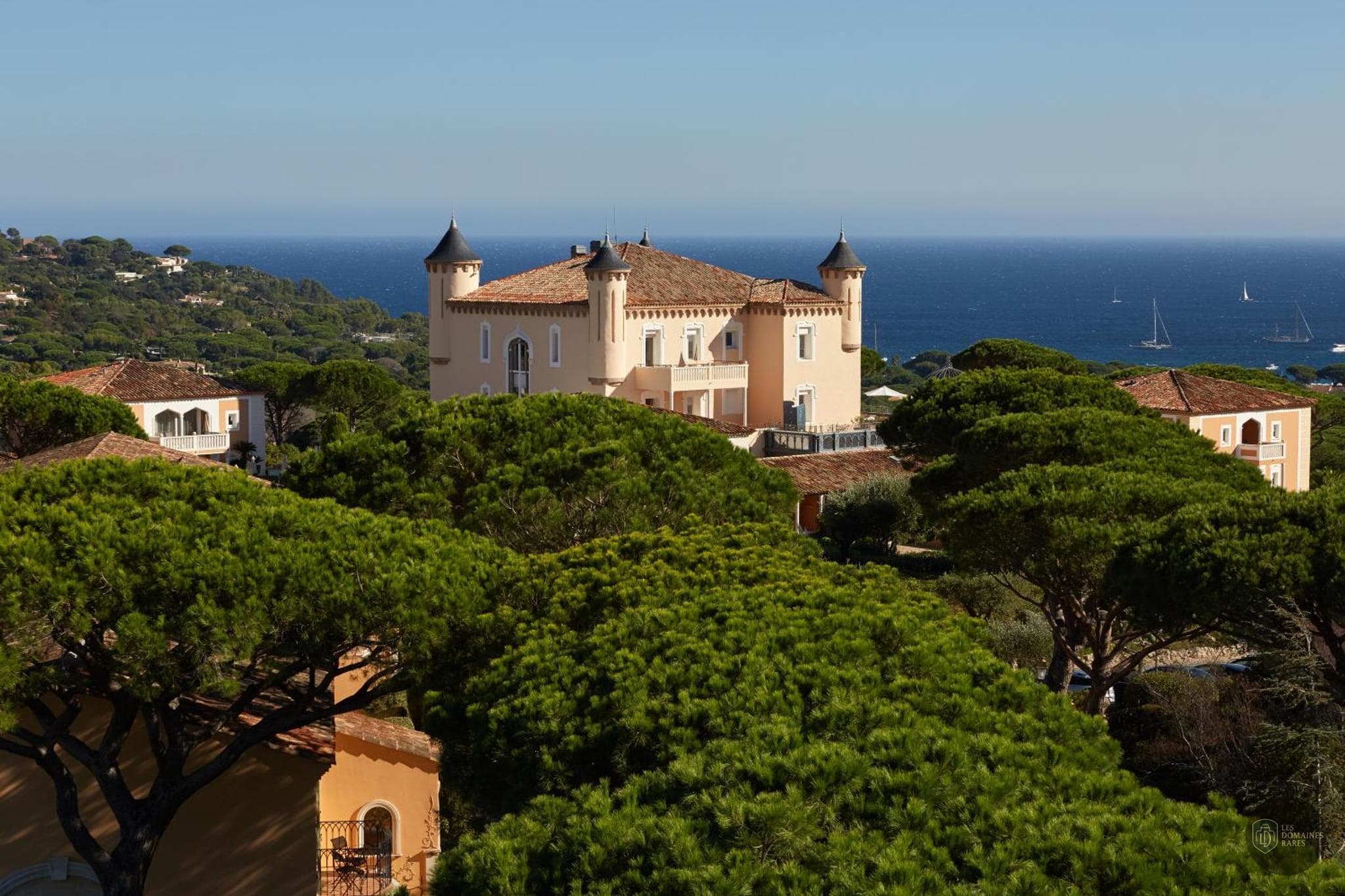 Vue du château Château de La Chesnaie à Eaubonne en Île-de-France