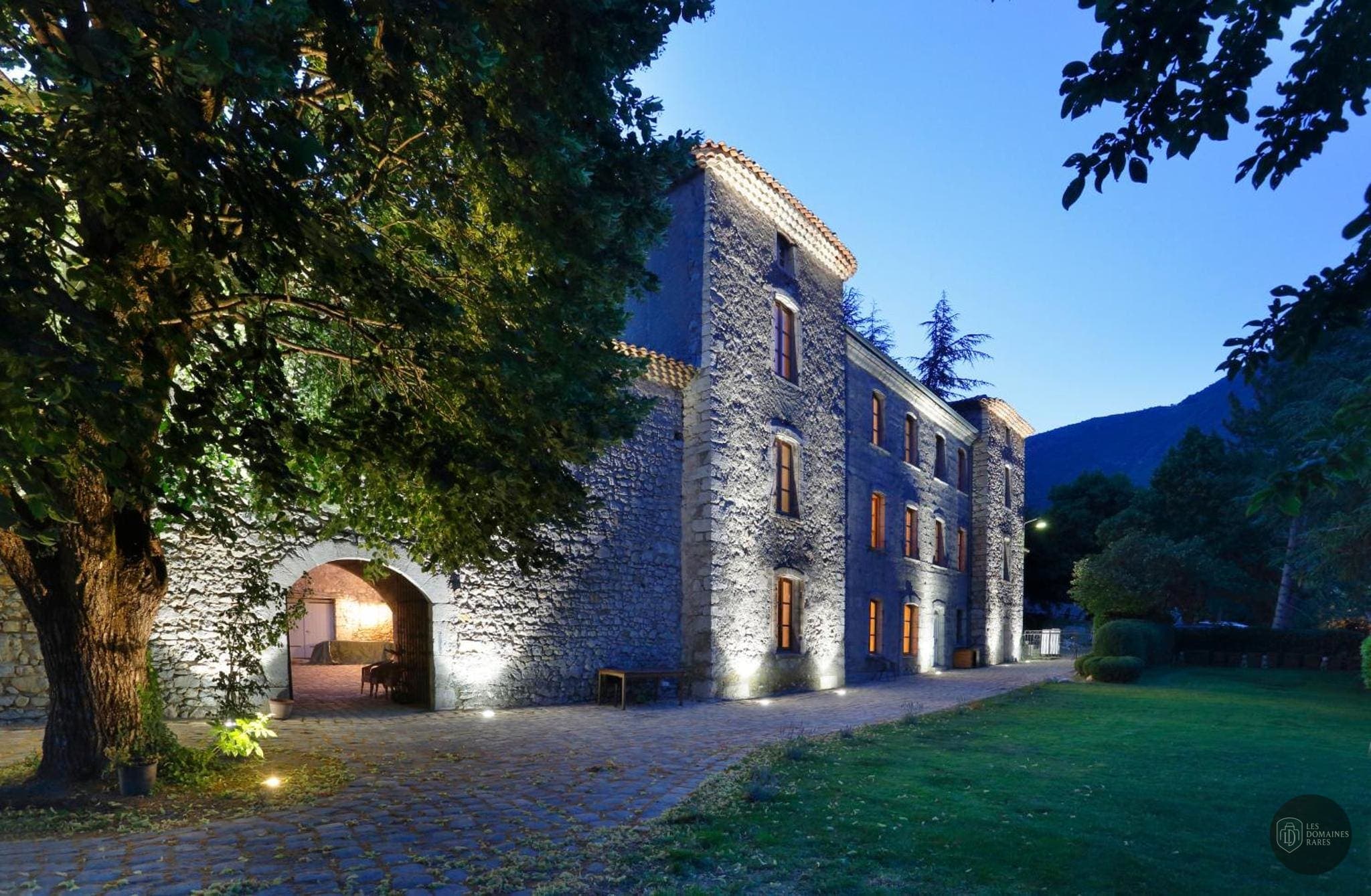 Vue du château Château de Montfroc à Montfroc en Auvergne-Rhône-Alpes