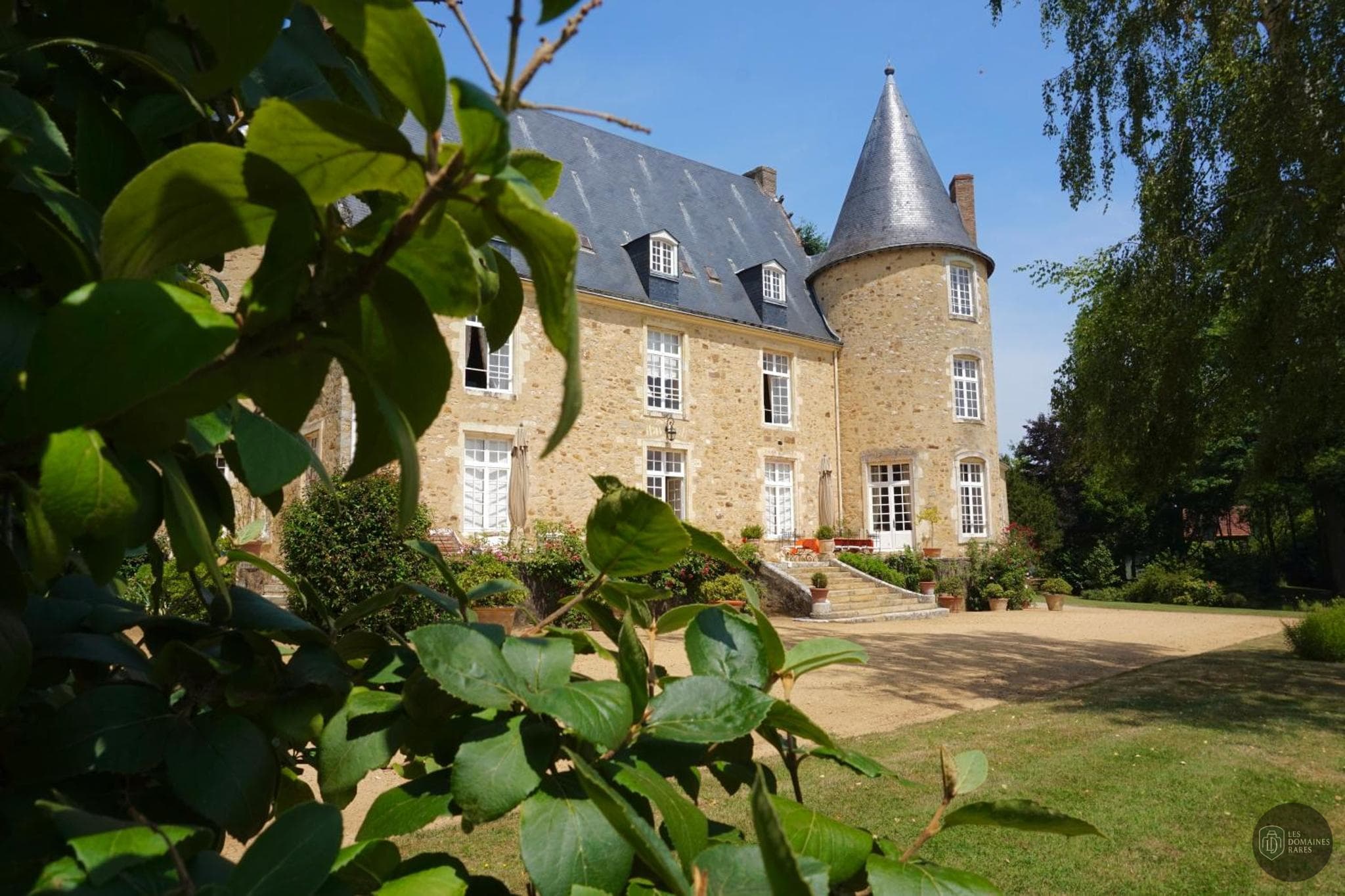 Vue extérieure du château Château de Vaux à Fouchères en Grand Est