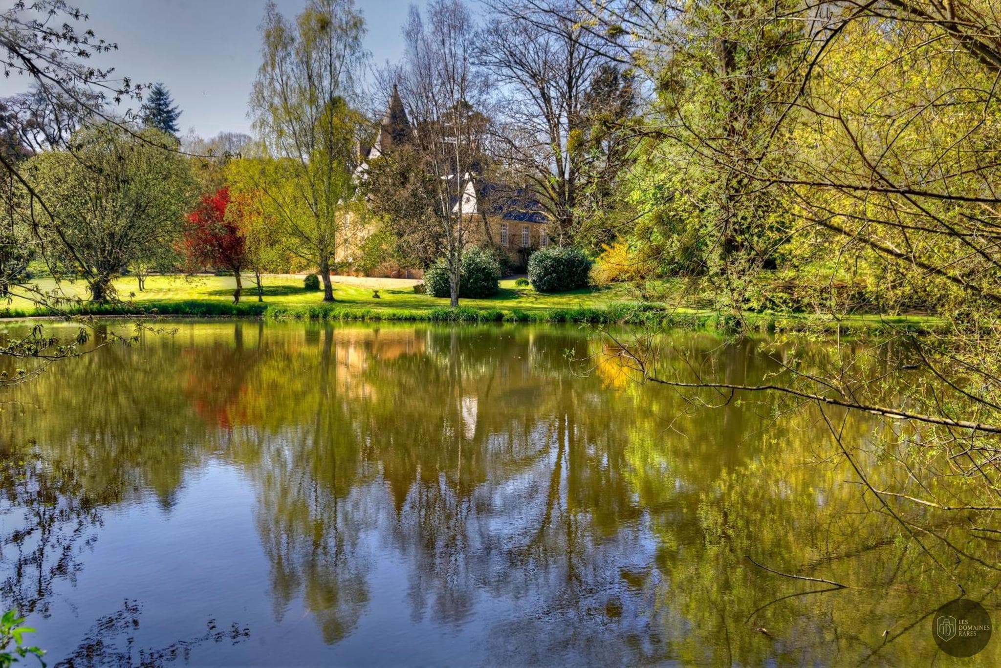 Vue extérieure du château Château de Vaux à Fouchères en Grand Est