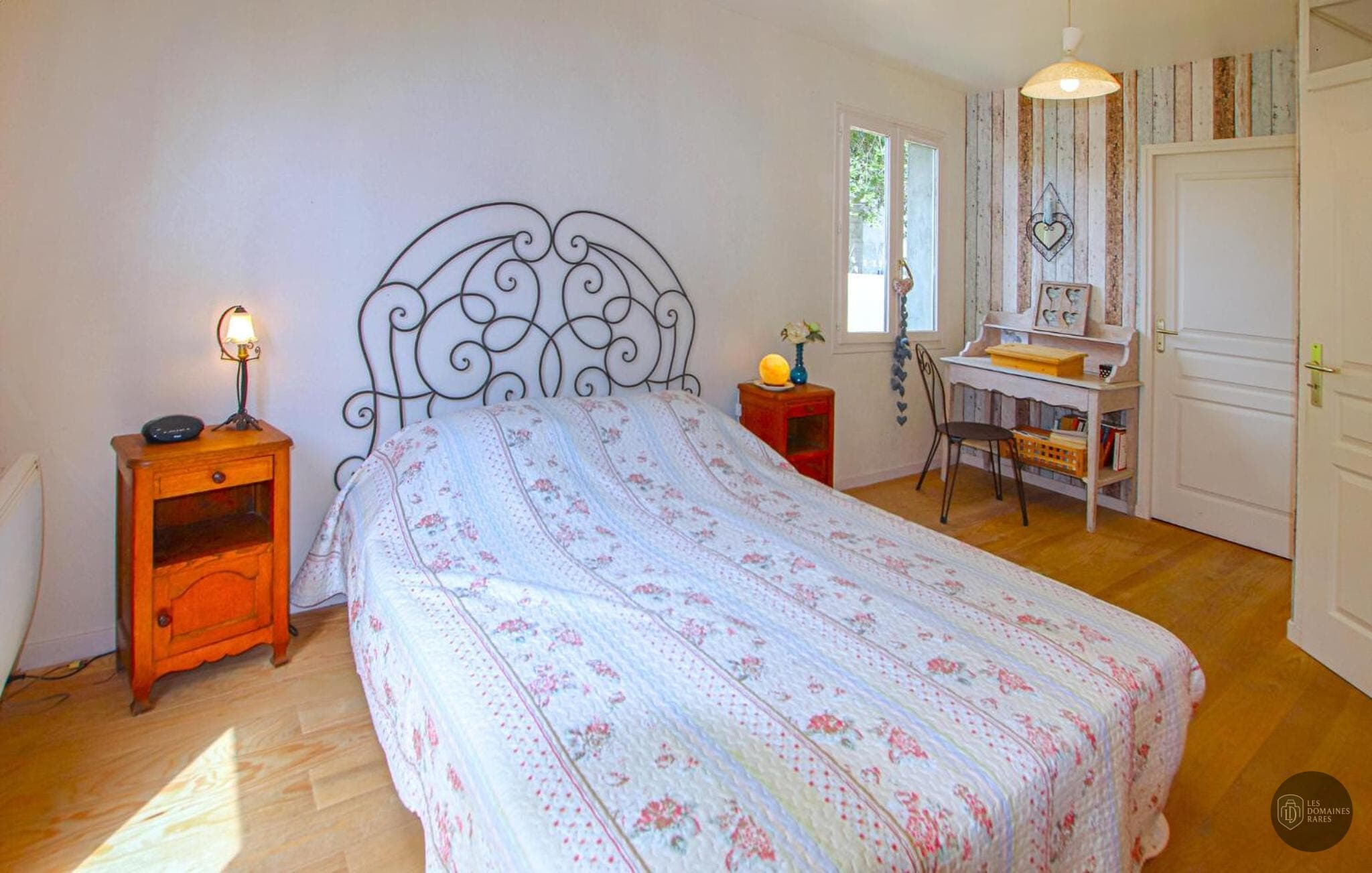 Chambre du château Château de la Baume à Prinsuéols en Occitanie - séminaire prinsuéjols, france