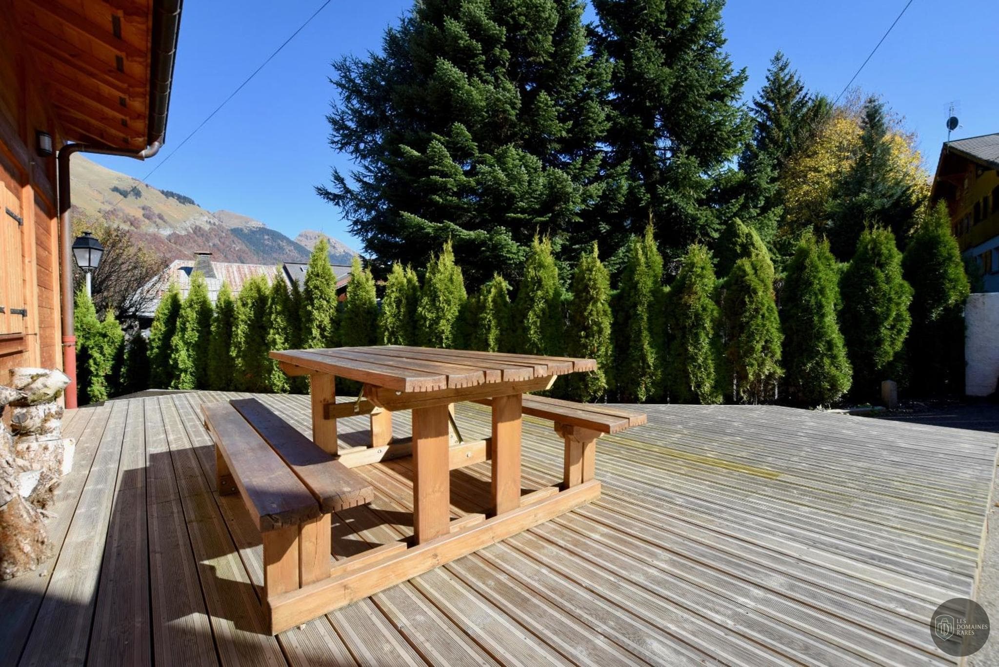 Vue extérieure de l'hôtel Chalet Imperial à Vichy en Auvergne-Rhône-Alpes