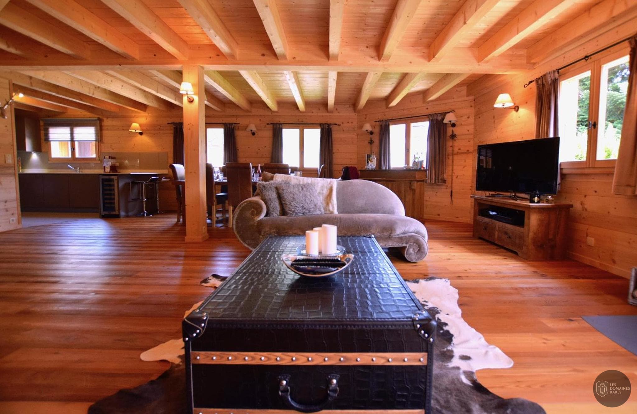 Vue extérieure de l'hôtel Chalet Imperial à Vichy en Auvergne-Rhône-Alpes