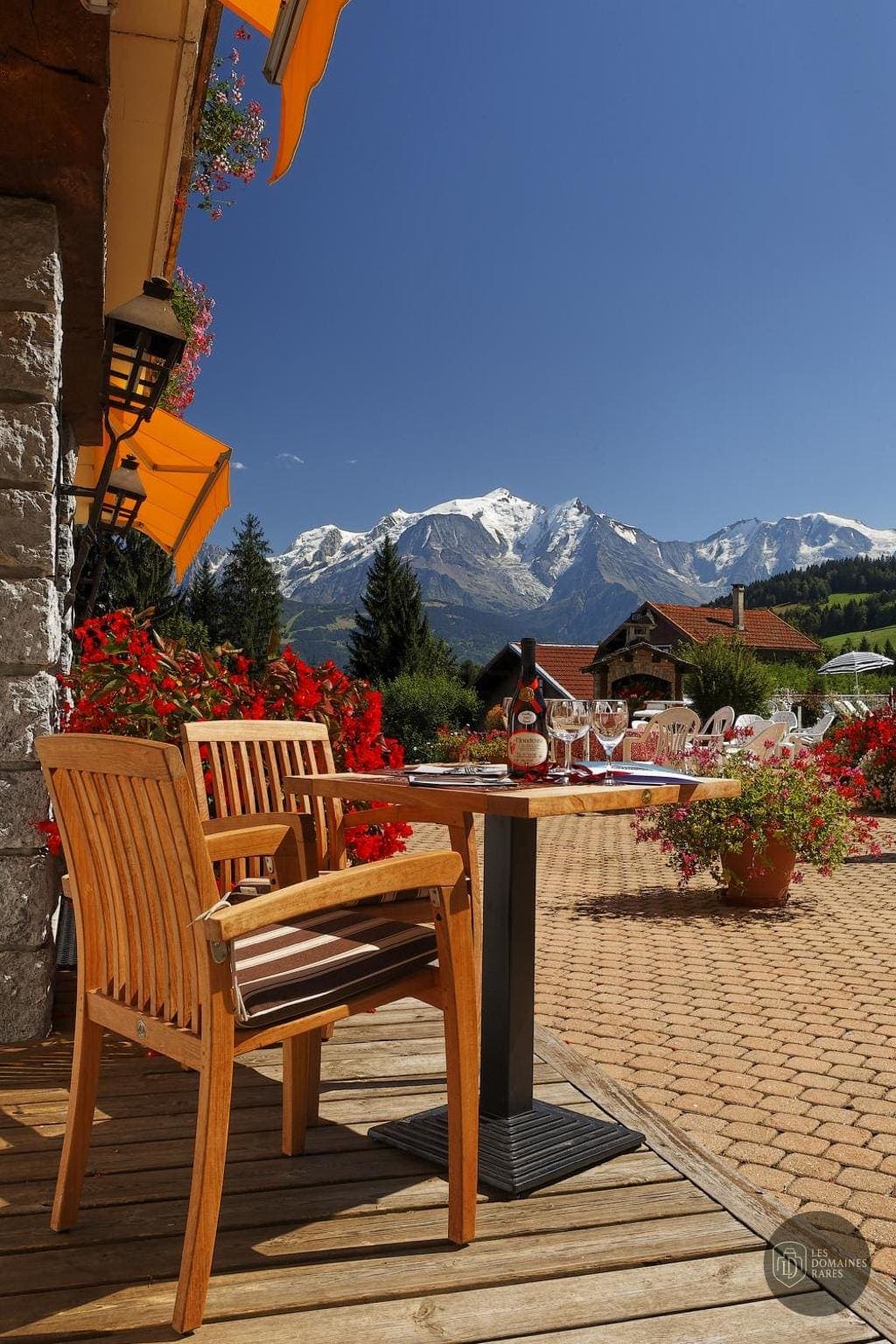 Vue extérieure de l'hôtel Chamois d'Or à Alpe en Auvergne-Rhône-Alpes