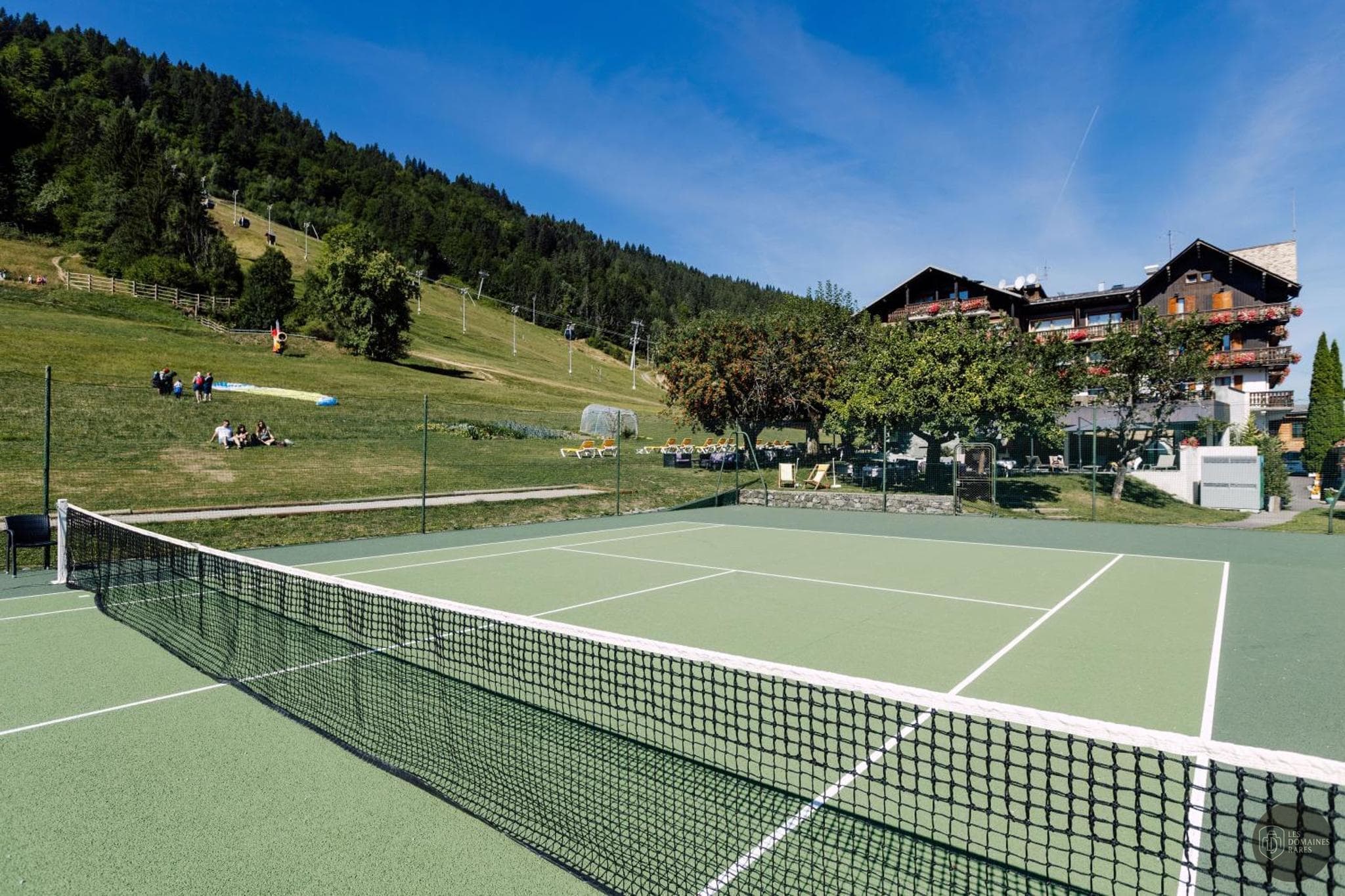 Vue extérieure de l'hôtel Champs Fleuris à Morzine en Auvergne-Rhône-Alpes