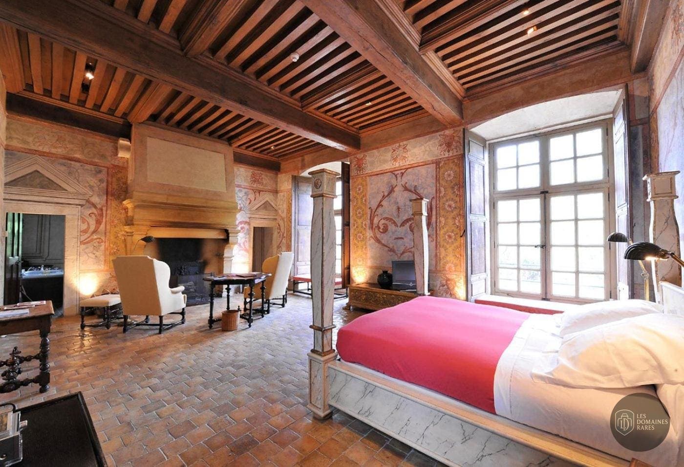 Vue extérieure du château Chateau de Bagnols en Auvergne-Rhône-Alpes