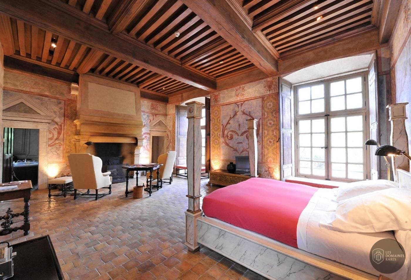 Vue extérieure du château Chateau de Bagnols en Auvergne-Rhône-Alpes