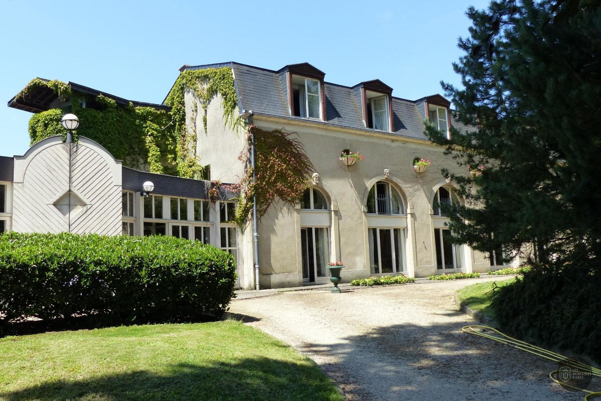 Vue extérieure du château Chateau de Bazeilles à Bazeilles en Grand Est