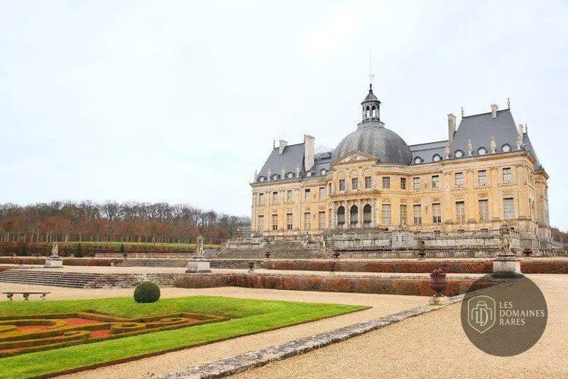 Vue extérieure du château Chateau de Beaussais à Tregon en Bretagne