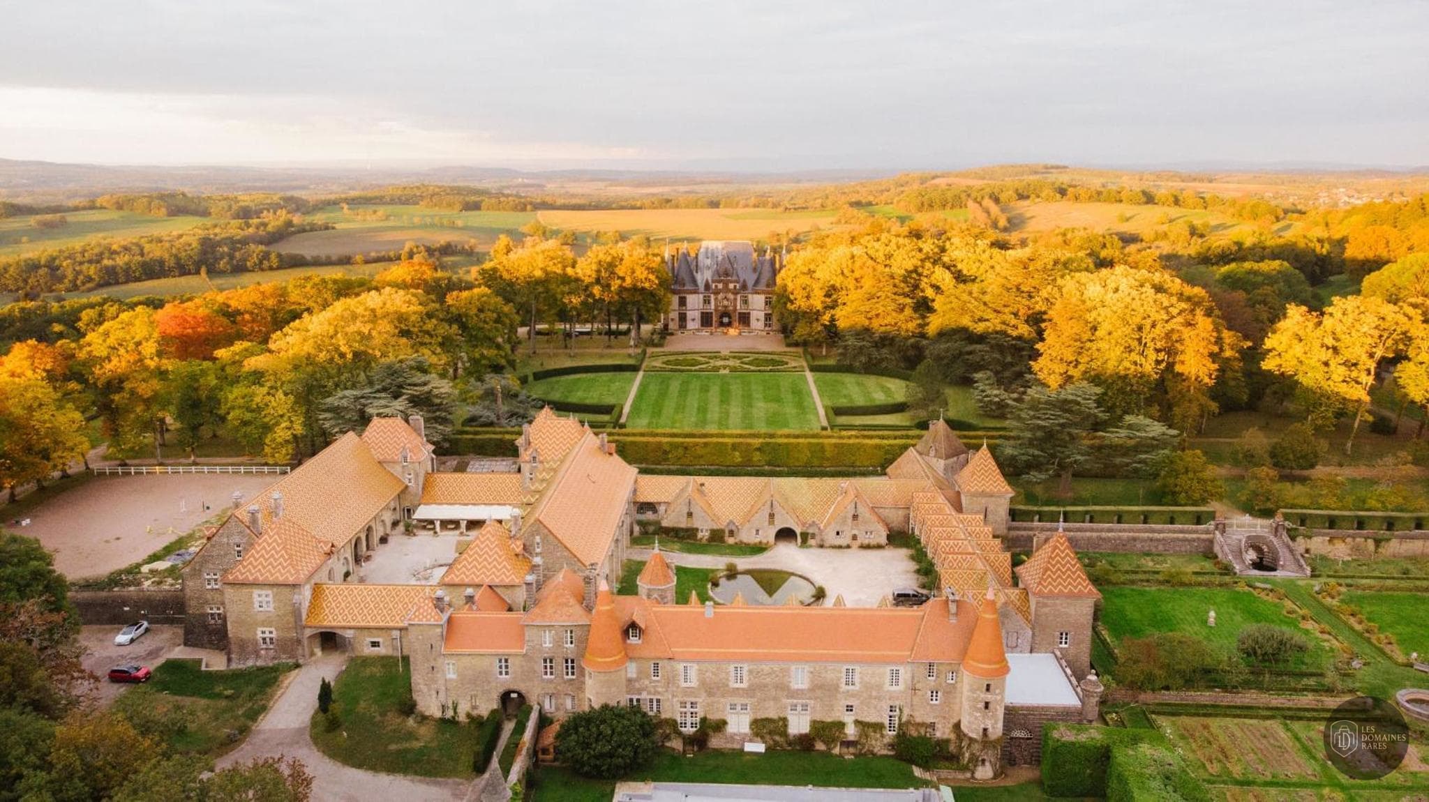 Vue extérieure du domaine Chateau de Bournel à Cubry en Bourgogne-Franche-Comté