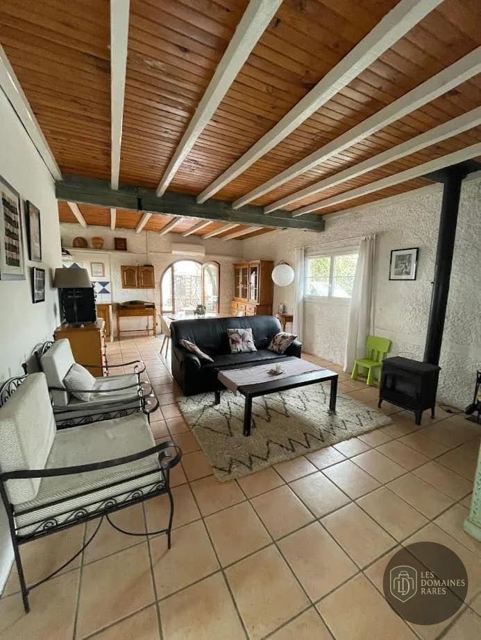 Vue extérieure du château Château de Drudas en Occitanie