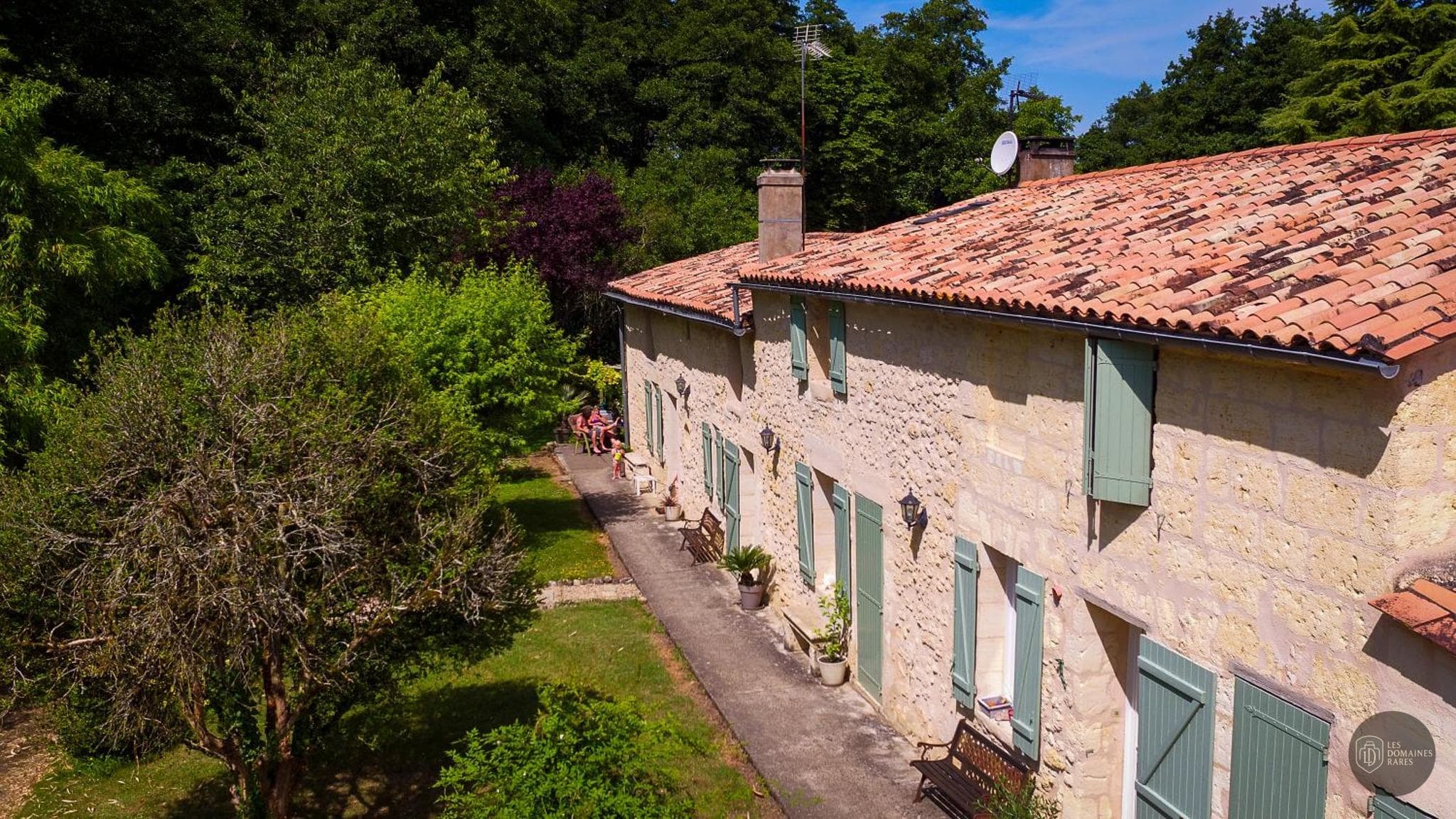 Vue extérieure du château Chateau de Lignan à Lignan en Occitanie