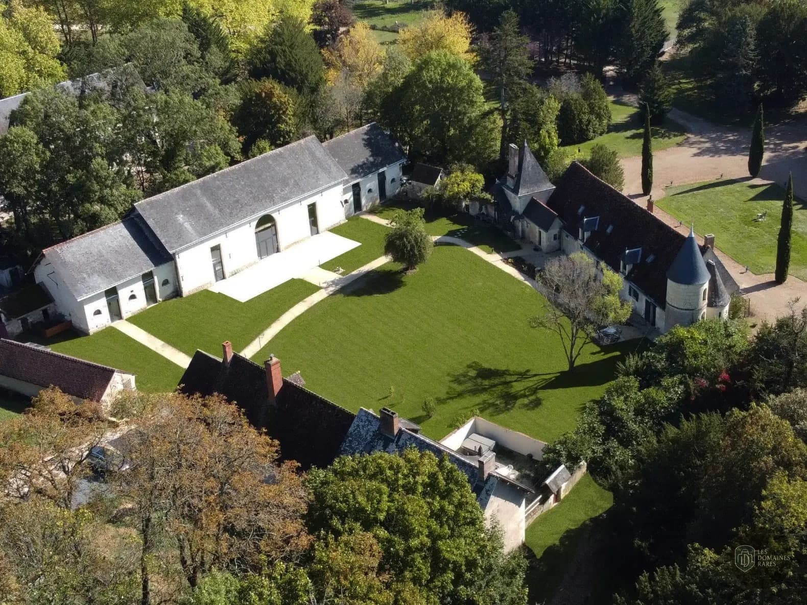 Vue extérieure du château Chateau de Mazieres à Tendu en Centre-Val de Loire