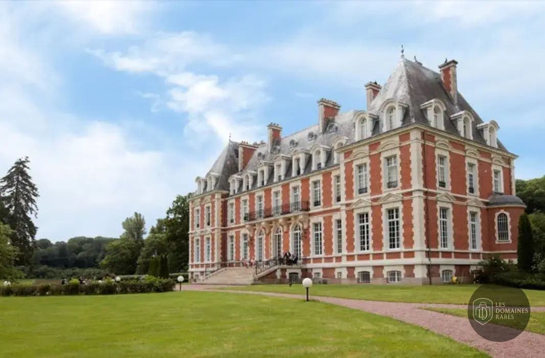 Vue extérieure du château Chateau de Mazieres à Tendu en Centre-Val de Loire