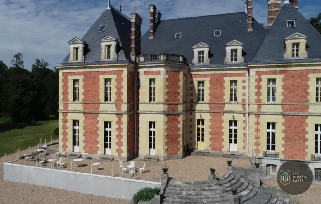 Vue extérieure du château Chateau de Mazieres à Tendu en Centre-Val de Loire