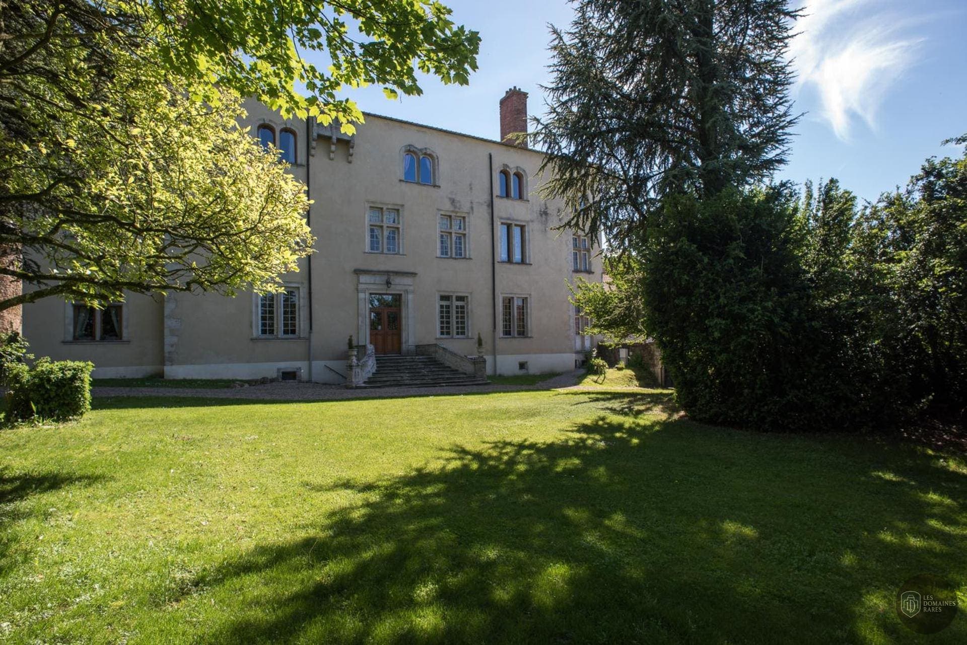 Vue extérieure du château Chateau de Morey à Belleau en Grand Est