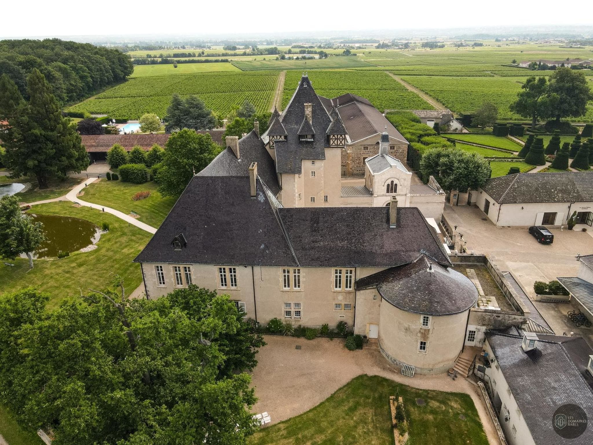 Vue extérieure du château Chateau de Pizay à Morgon en Auvergne-Rhône-Alpes