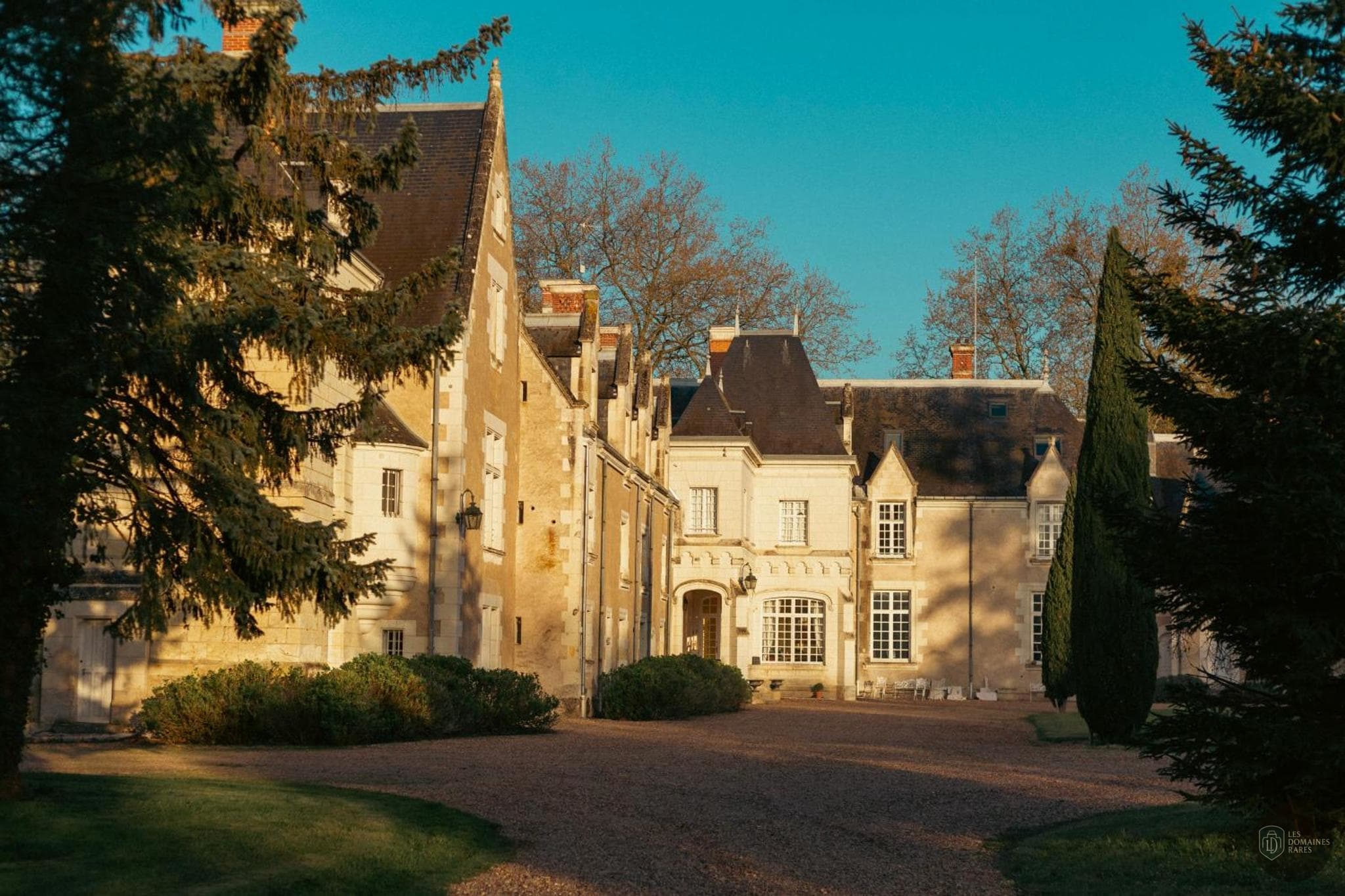 Vue extérieure du château Chateau de Razay en Centre-Val de Loire