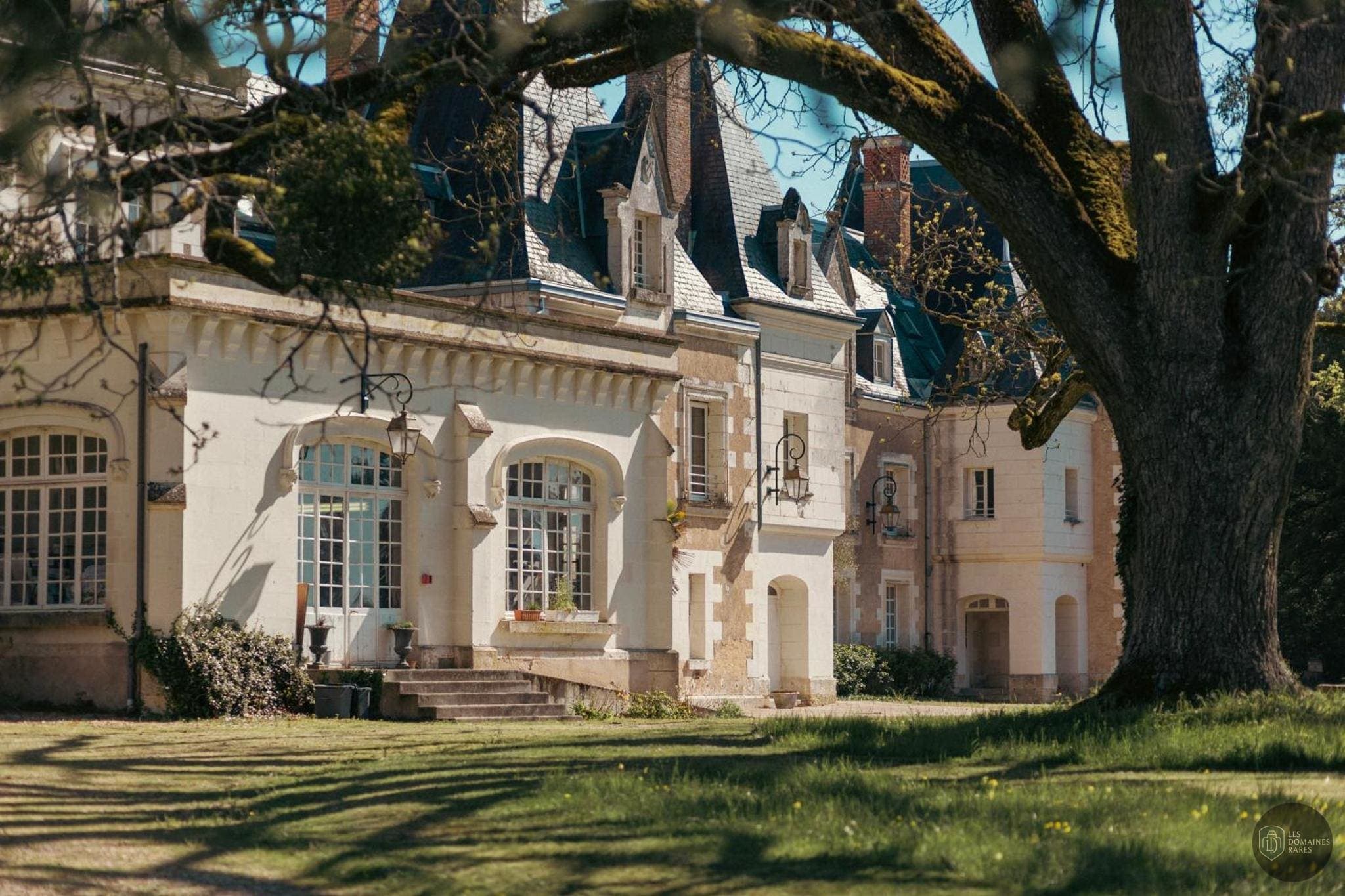 Vue extérieure du château Chateau de Razay en Centre-Val de Loire