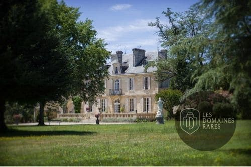 Vue extérieure du château Chateau de Reignac en Centre-Val de Loire