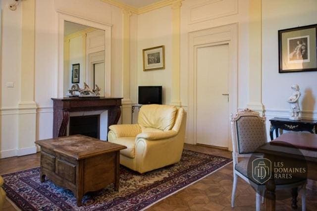 Vue extérieure du château Chateau de Sissi en Normandie