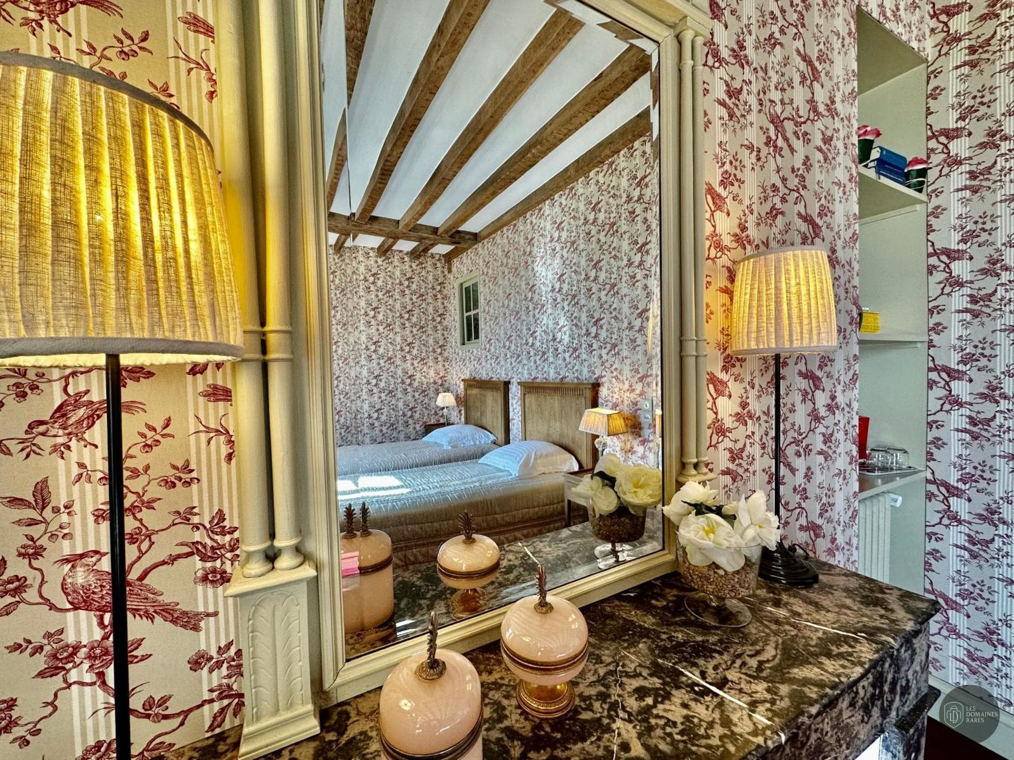 Chambre du château Chateau des Ravatys en Auvergne-Rhône-Alpes - séminaire saint-lager