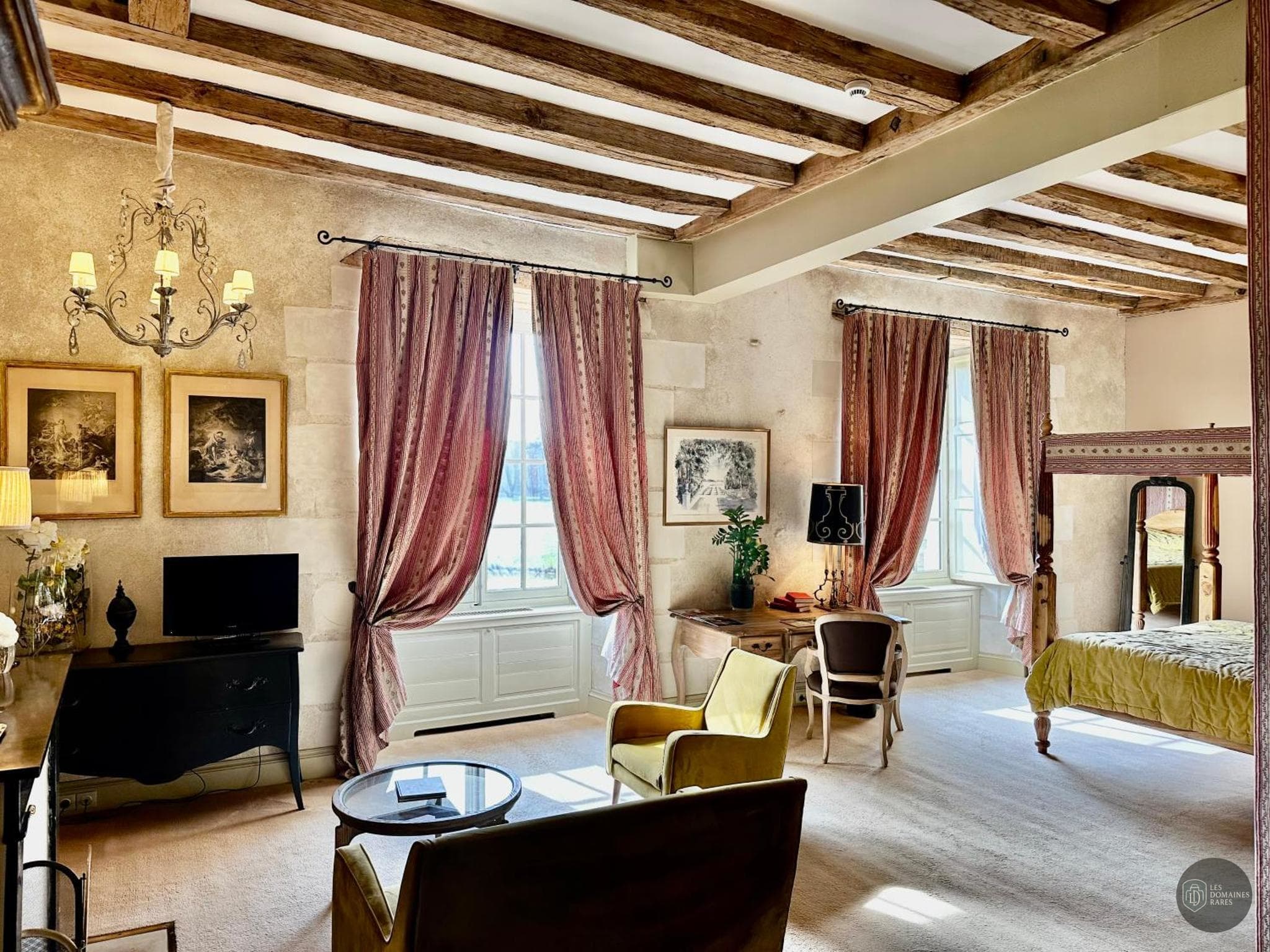Restaurant du château Chateau des Ravatys en Auvergne-Rhône-Alpes - séminaire saint-lager