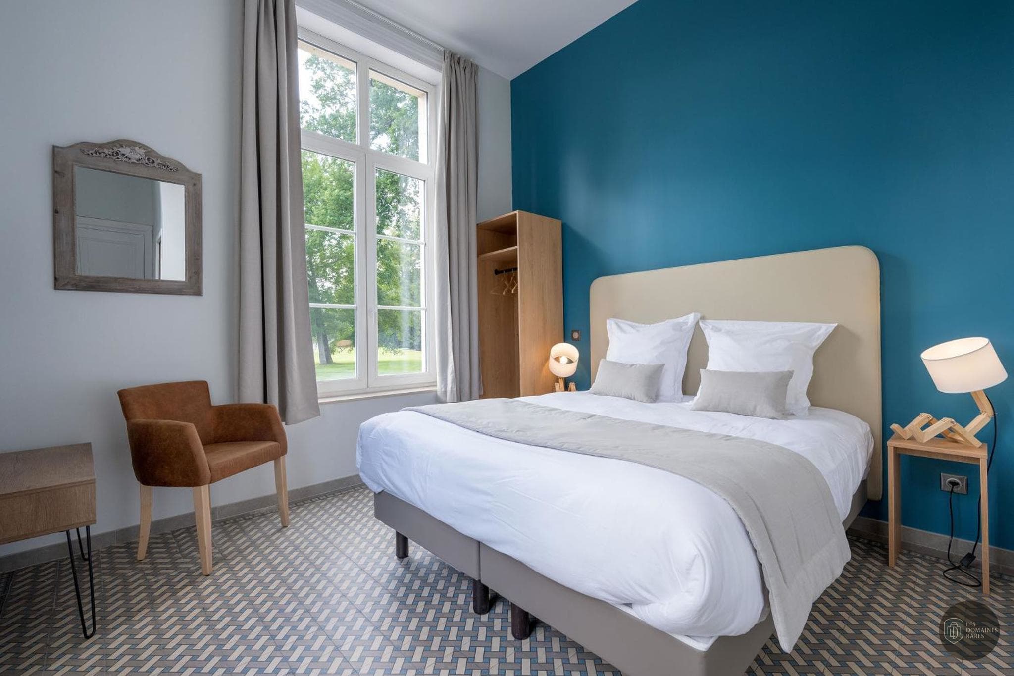 Chambre du château Chateau du Montalieu en Auvergne-Rhône-Alpes - séminaire saint-vincent-de-mercuze, france