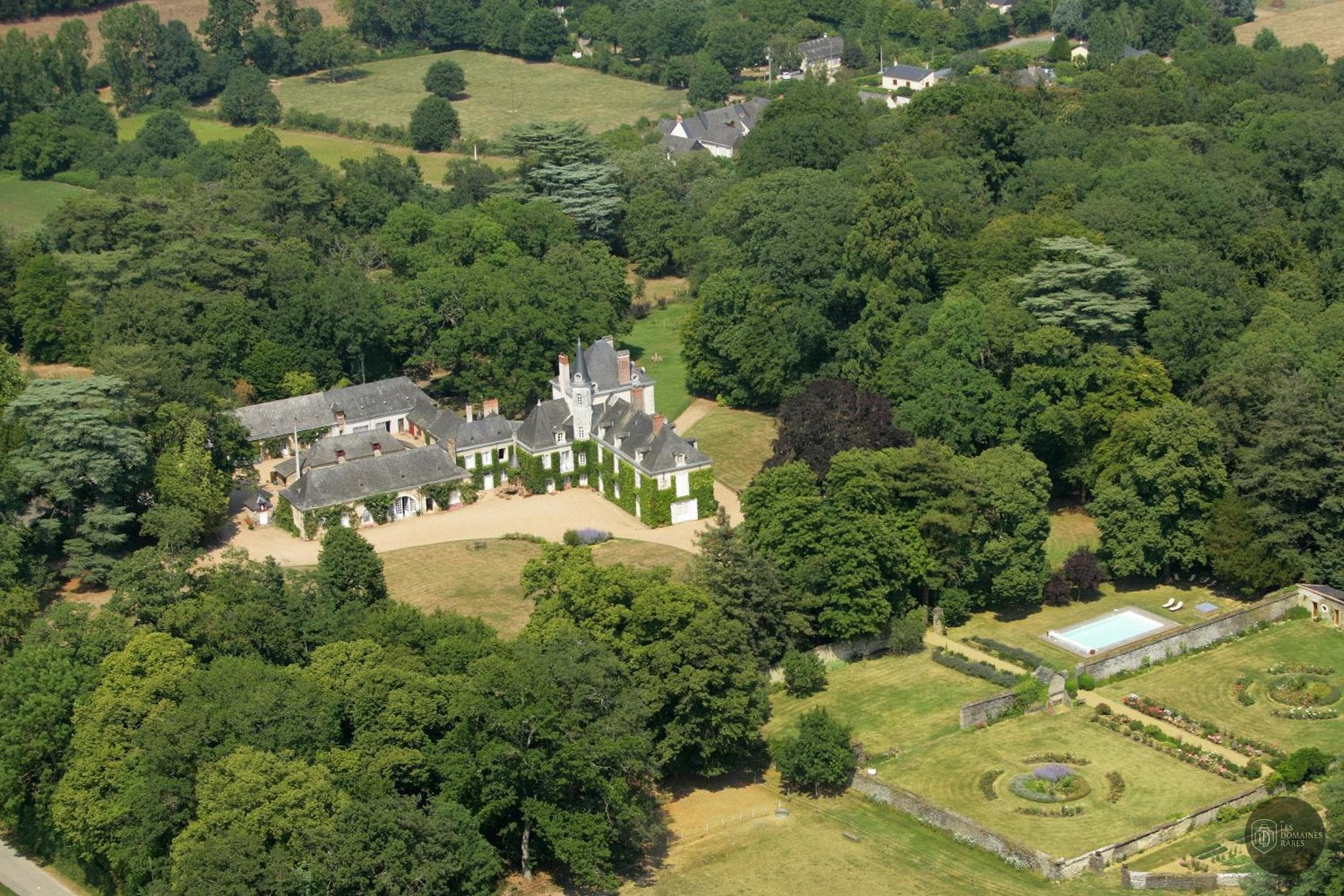 Chambre du château Chateau du Plessis Orvault à Orvault en Pays de la Loire - séminaire orvault