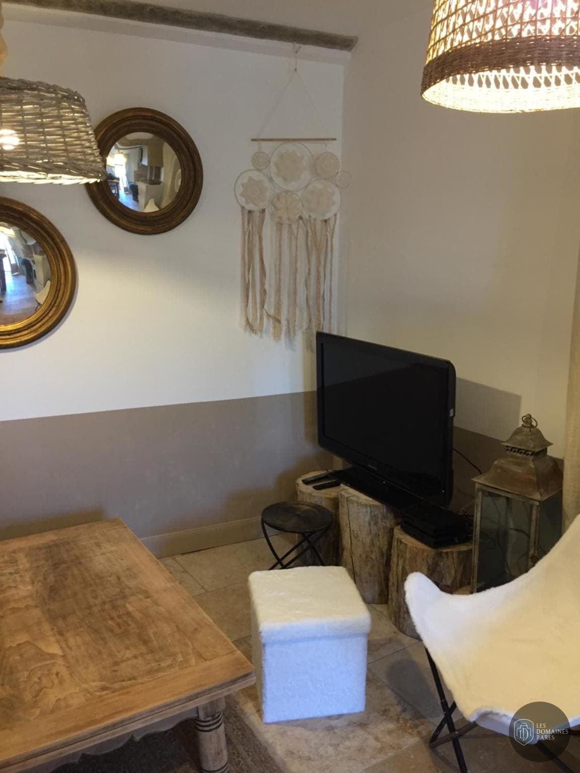 Espace intérieur de l'hôtel Chel'Enzo à Auterive en Occitanie