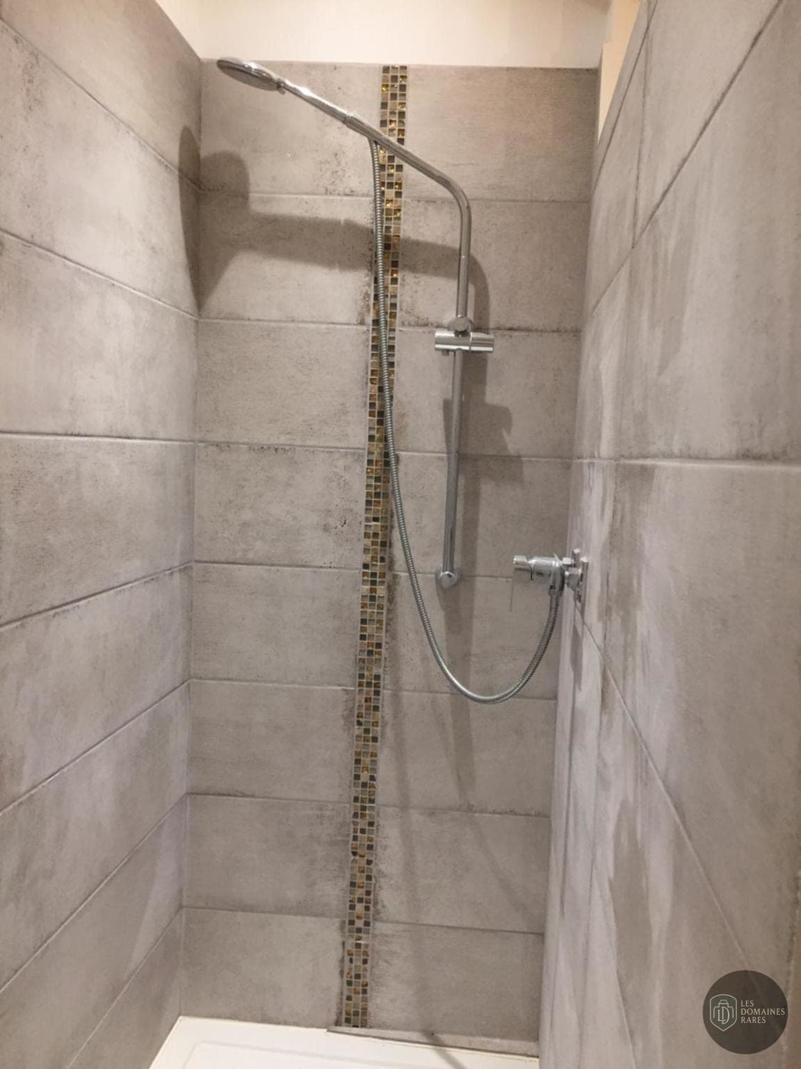 Salle de bain de l'hôtel Chel'Enzo à Auterive en Occitanie