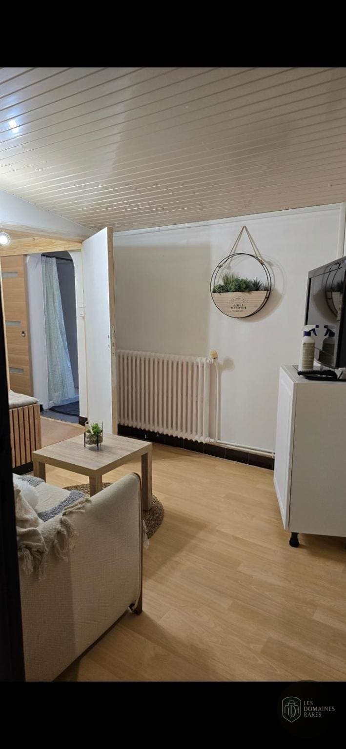 Espace intérieur de l'hôtel Chez la Rose à Juliénas en Auvergne-Rhône-Alpes