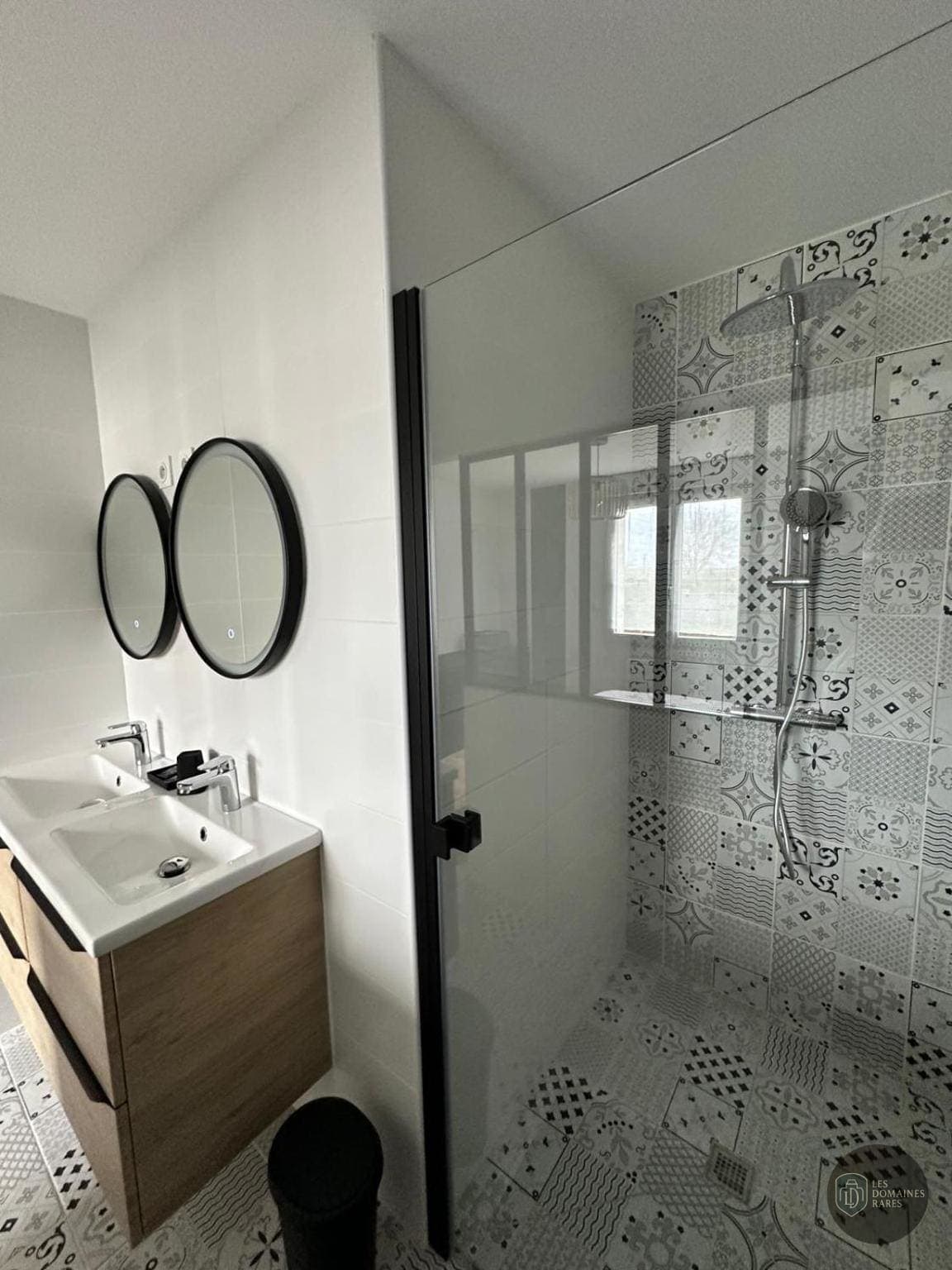 Salle de bain du lieu Chez mémé à Arpajon en Île-de-France