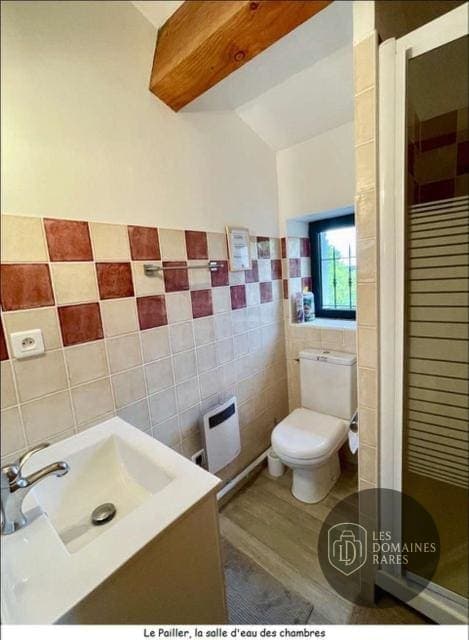 Salle de bain du lieu Cirque Imagine en Auvergne-Rhône-Alpes