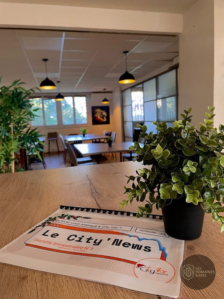 Espace intérieur de l'auberge City Var à La en Provence-Alpes-Côte d'Azur