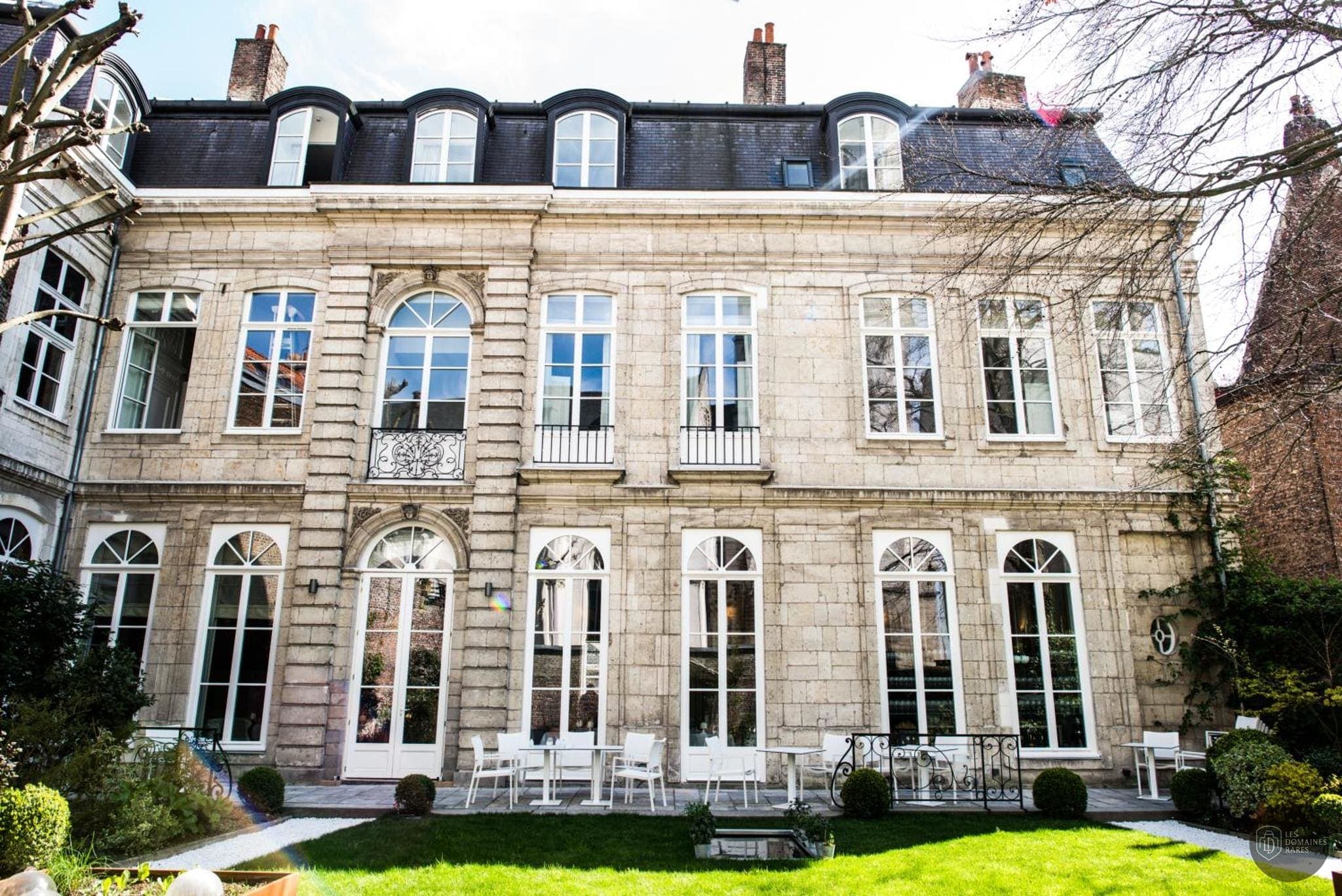 Vue extérieure de l'hôtel Clarance Hôtel à Lille en Hauts-de-France
