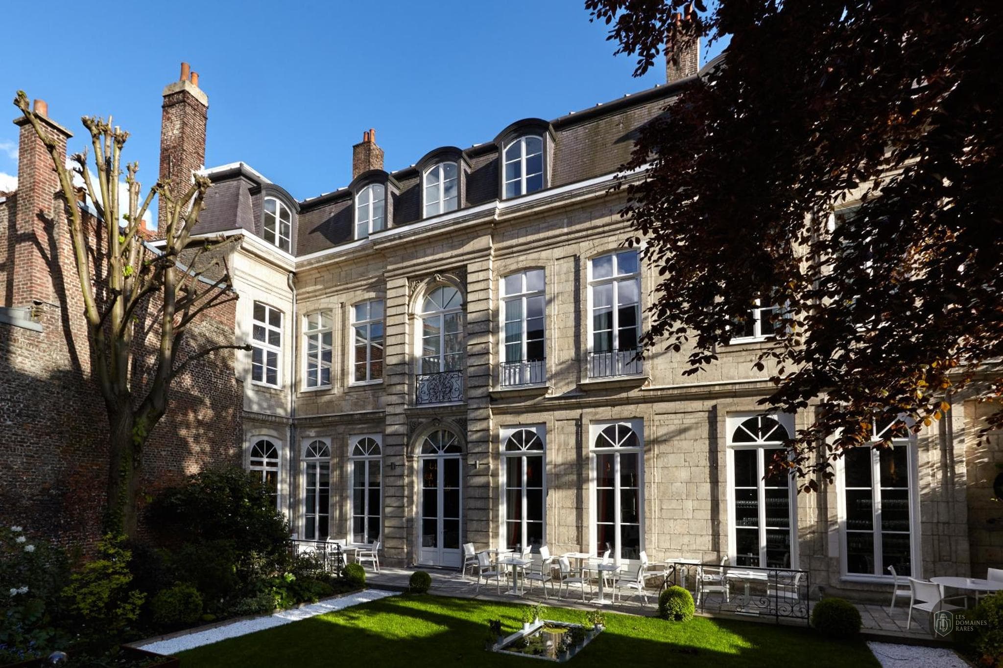 Vue extérieure de l'hôtel Clarance Hôtel à Lille en Hauts-de-France