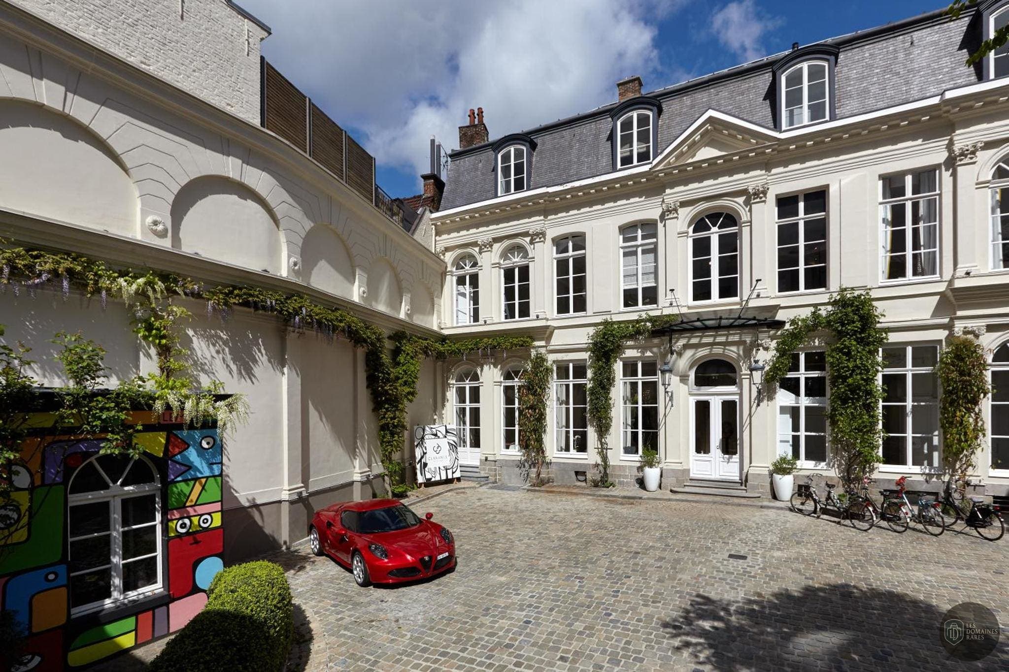 Vue extérieure de l'hôtel Clarance Hôtel à Lille en Hauts-de-France