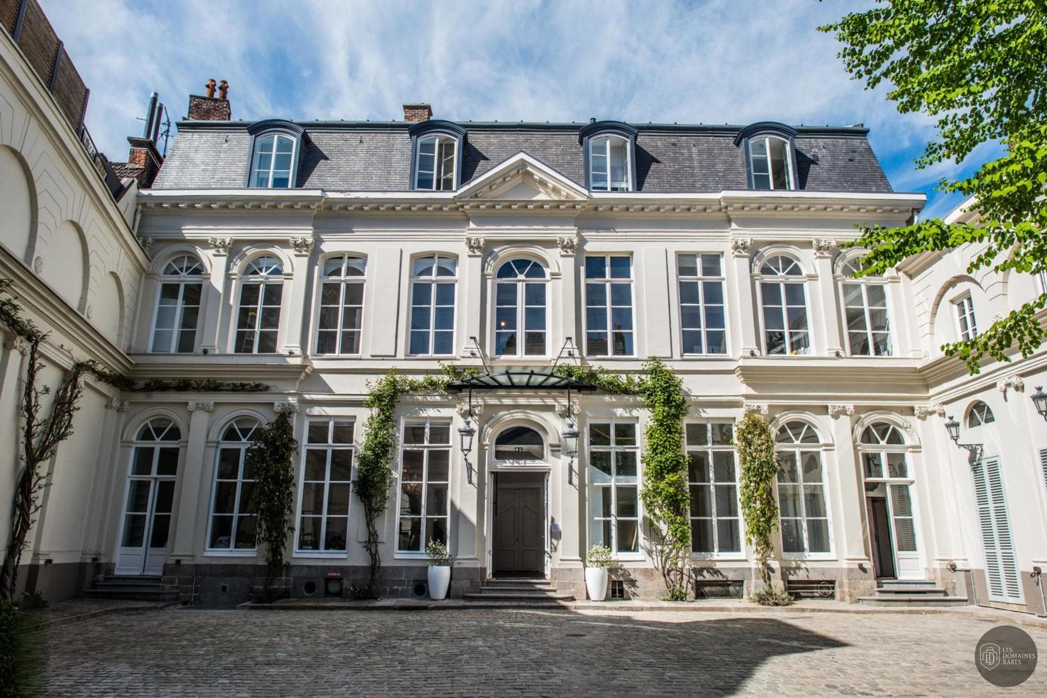 Vue extérieure de l'hôtel Clarance Hôtel à Lille en Hauts-de-France