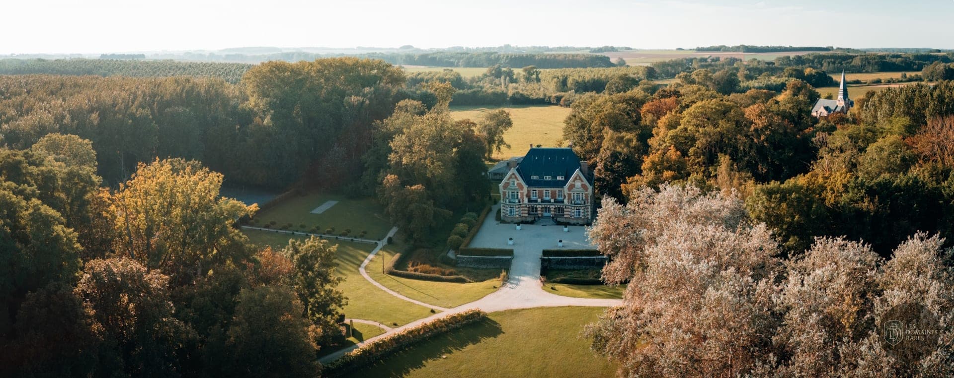 Vue extérieure du lieu Clos Barthélemy à Eterpigny en Hauts-de-France