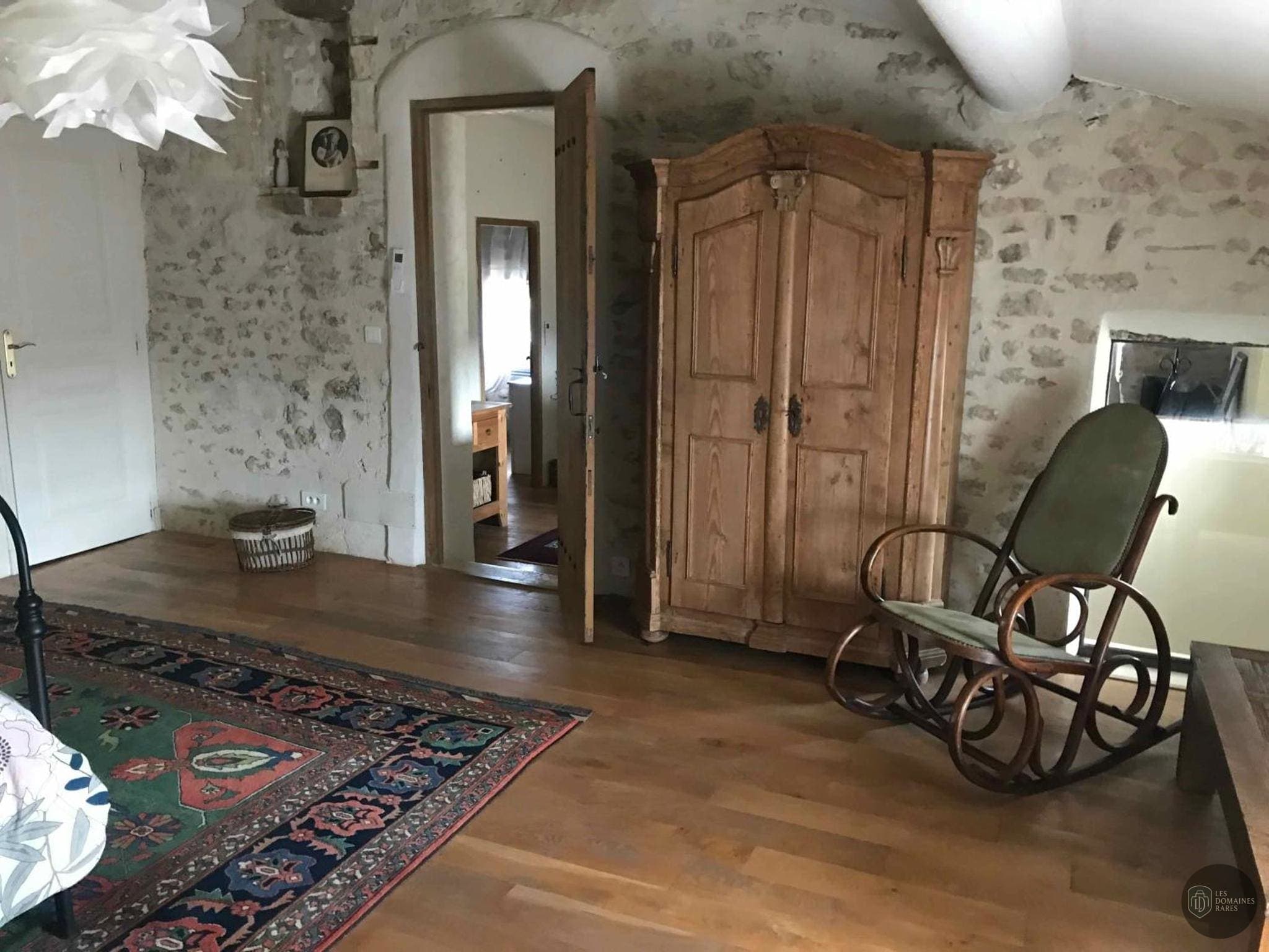 Vue extérieure du domaine Clos de l'Amandaie à Aumelas en Occitanie