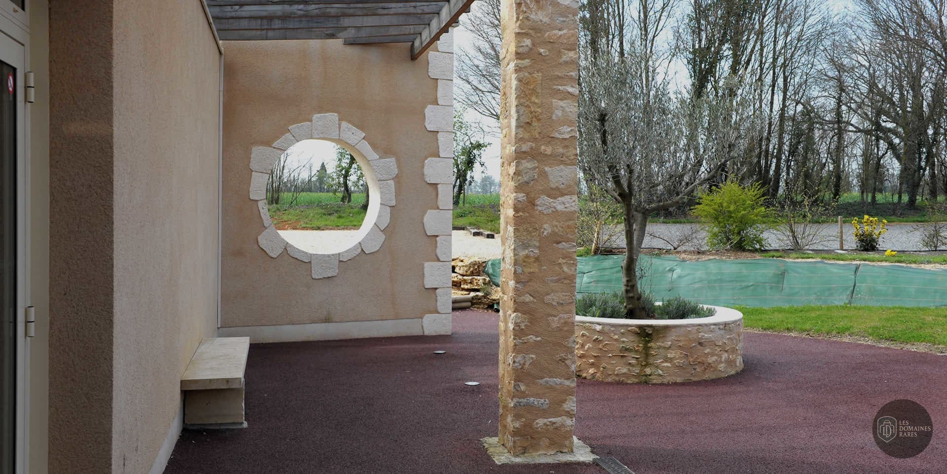 Vue extérieure du lieu Clos de l'Orbrie à Rom en Nouvelle-Aquitaine